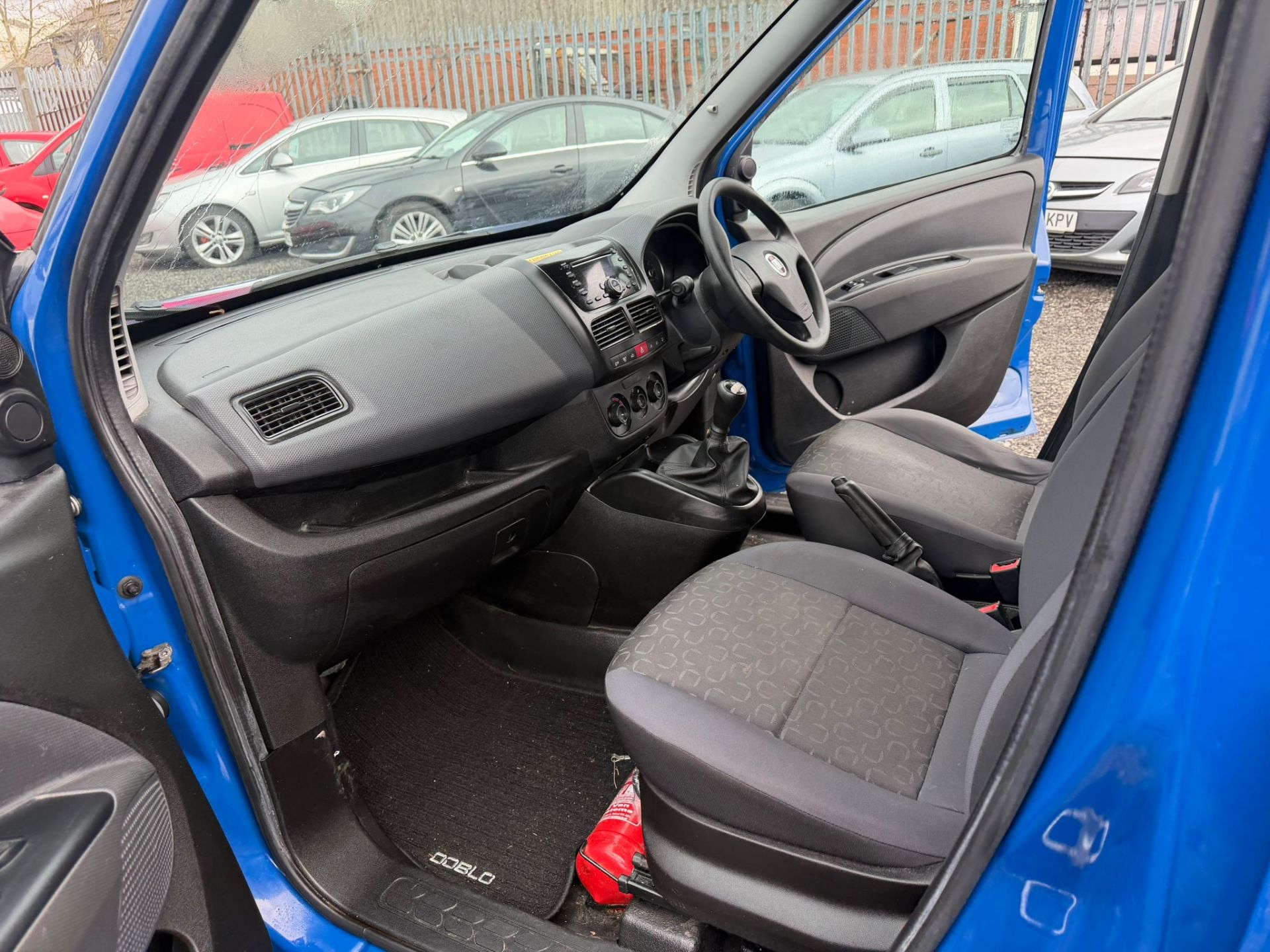 2015 FIAT DOBLO SX MULTIJET L1H1 1248CC MANUAL DIESEL PANEL VAN - Image 6 of 13