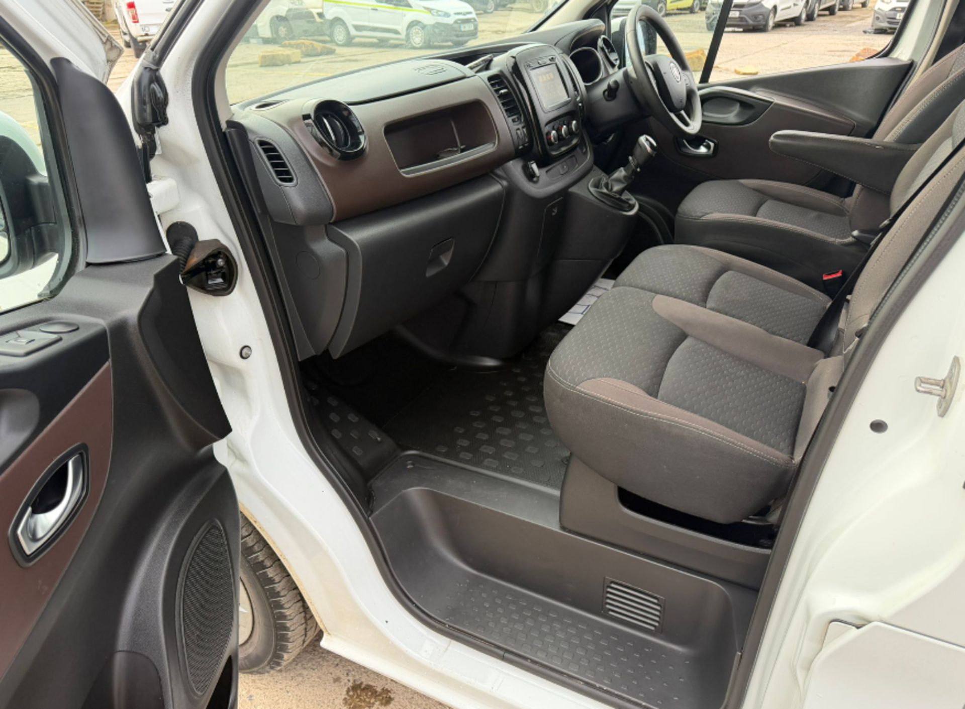 2020 FIAT TALENTO TECNICO MULTIJET II L1H1 1997CC MANUAL DIESEL PANEL VAN - Image 9 of 19