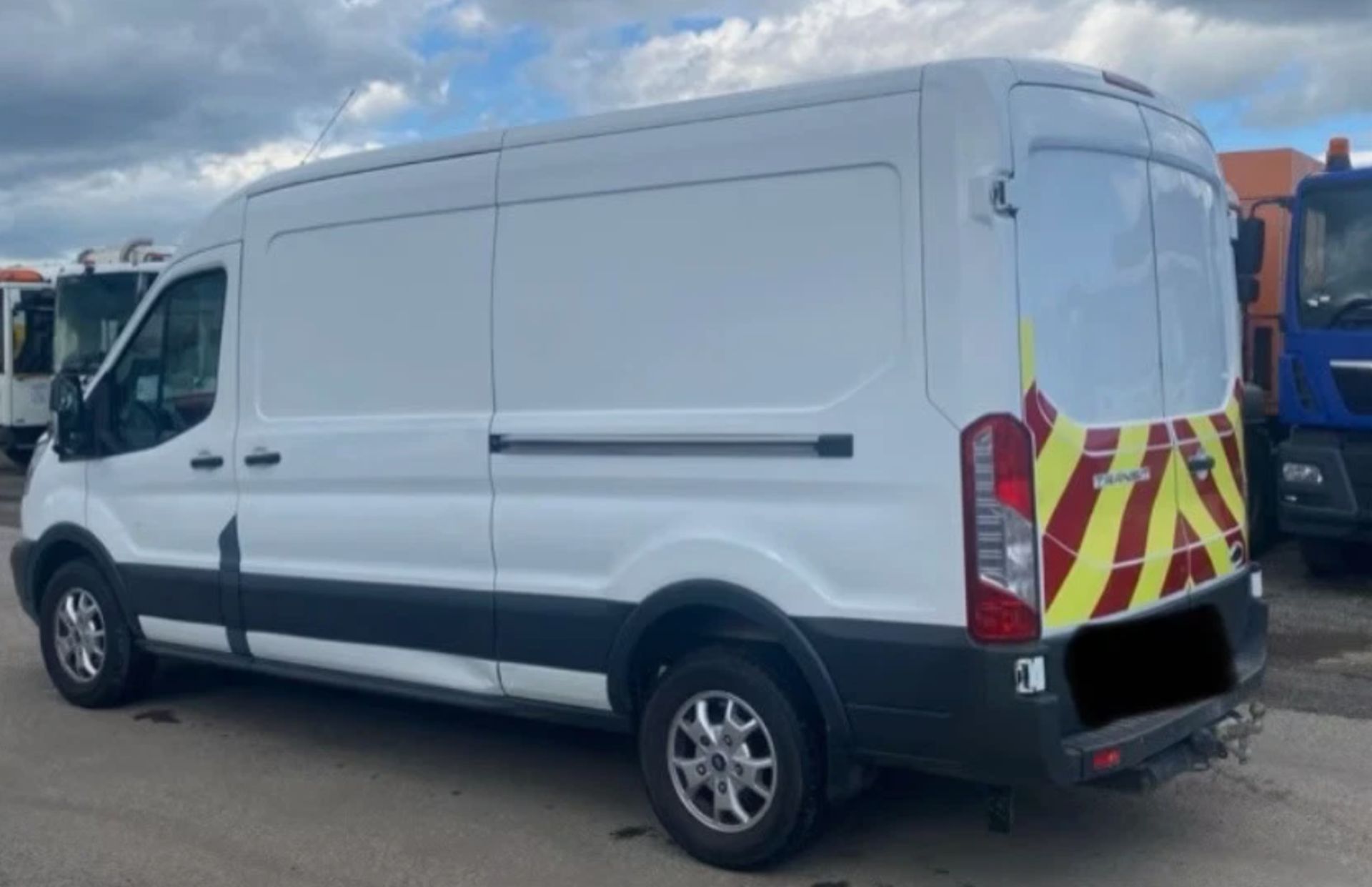 2018 FORD TRANSIT T350 2.0 ECOBLUE L3H2 RWD PANEL VAN - Image 4 of 14