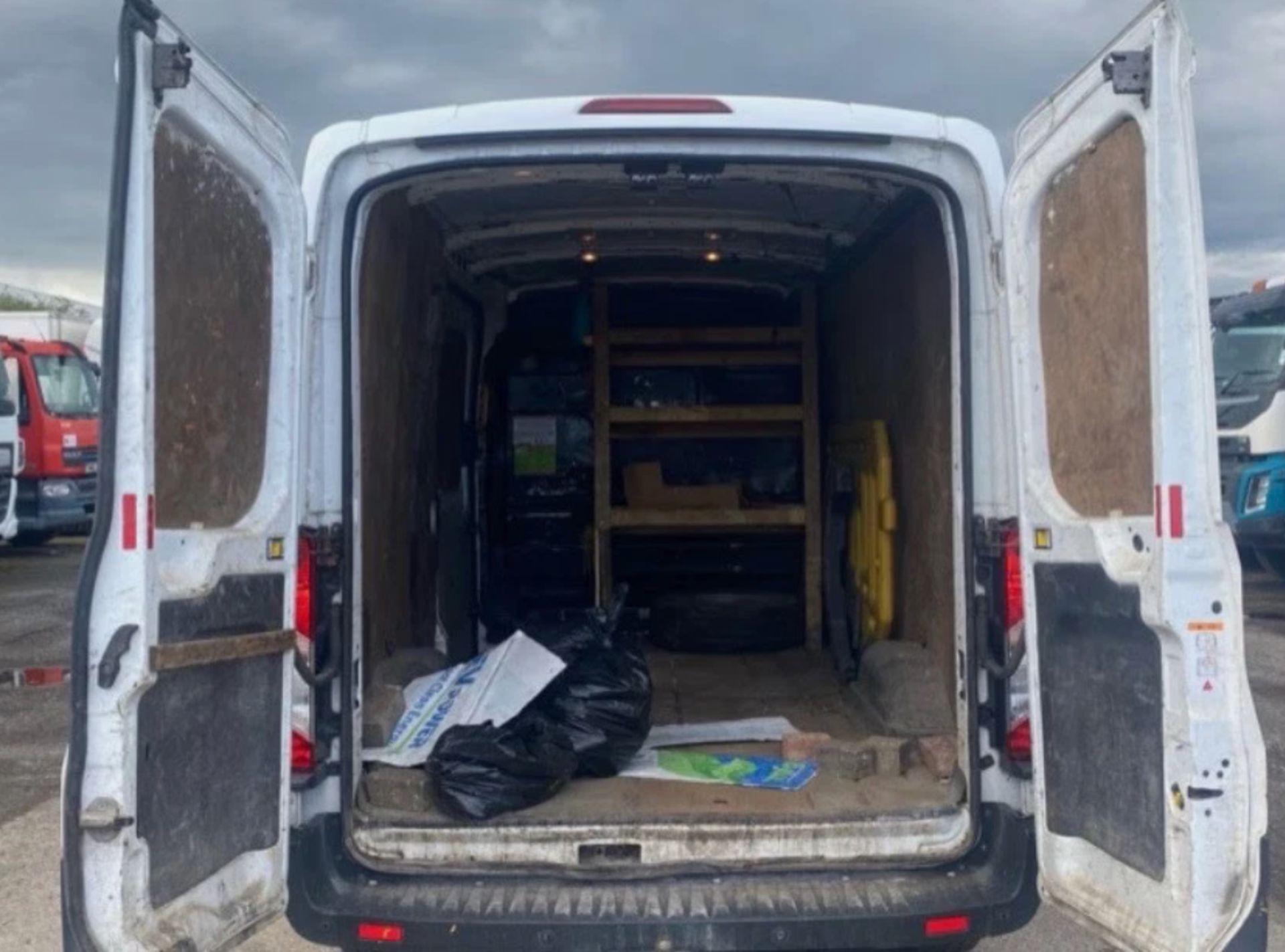 2018 FORD TRANSIT T350 2.0 ECOBLUE L3H2 RWD PANEL VAN - Image 9 of 14