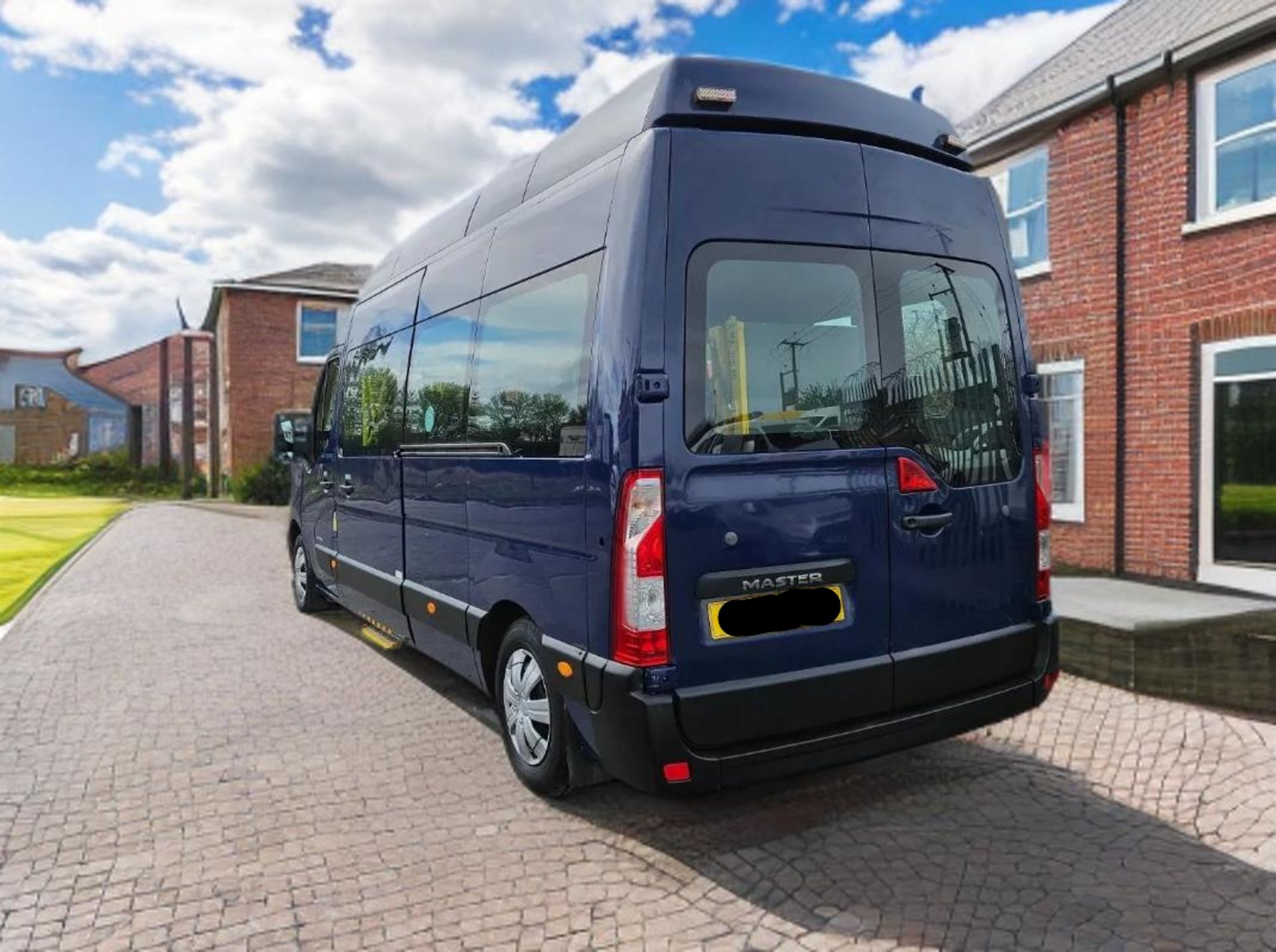 **(ONLY 102K MILEAGE)** 2014 RENAULT MASTER LH35 DCI 125 L3H3 2298CC DIESEL MANUAL - Image 4 of 12