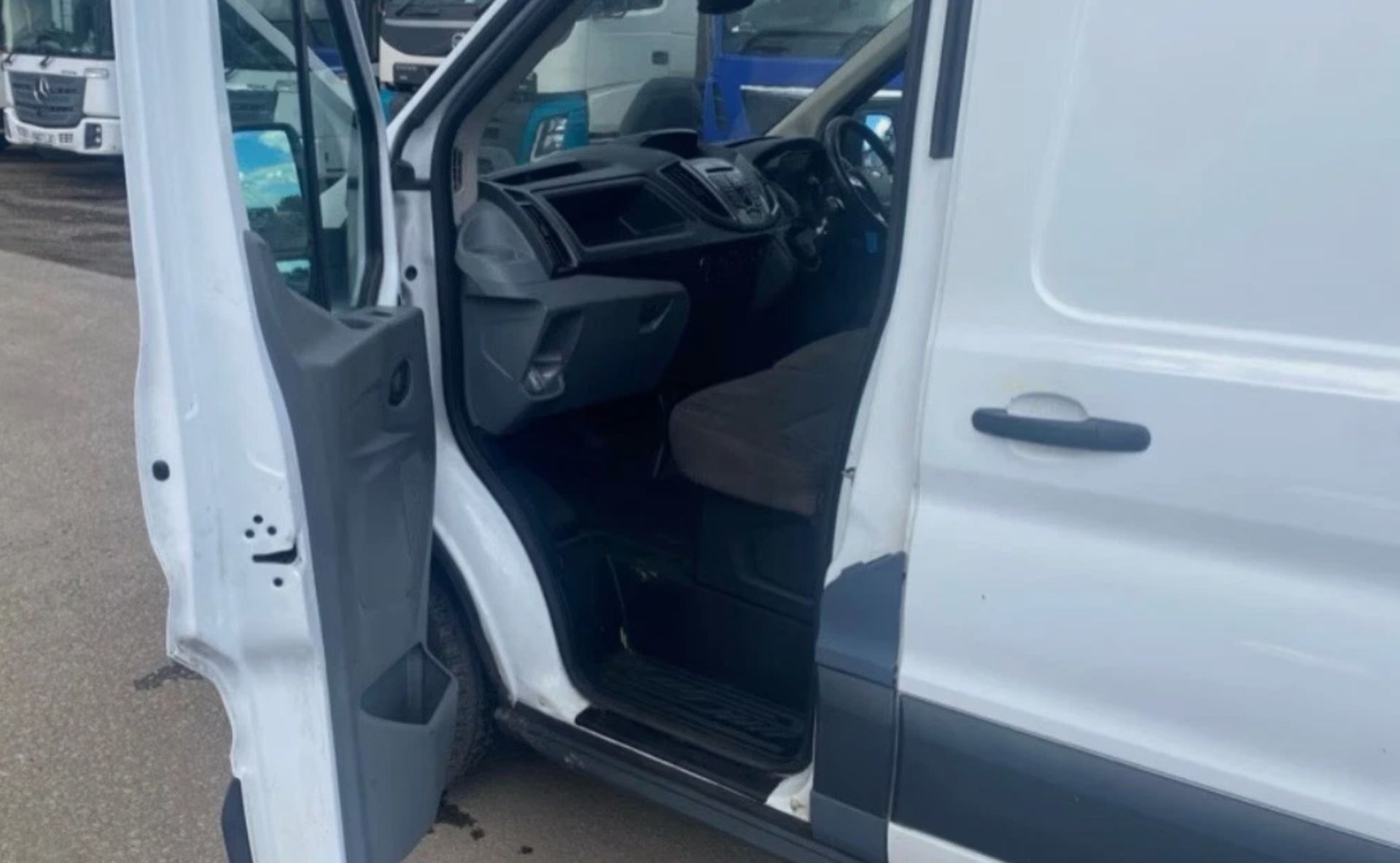 2018 FORD TRANSIT T350 2.0 ECOBLUE L3H2 RWD PANEL VAN - Image 7 of 14