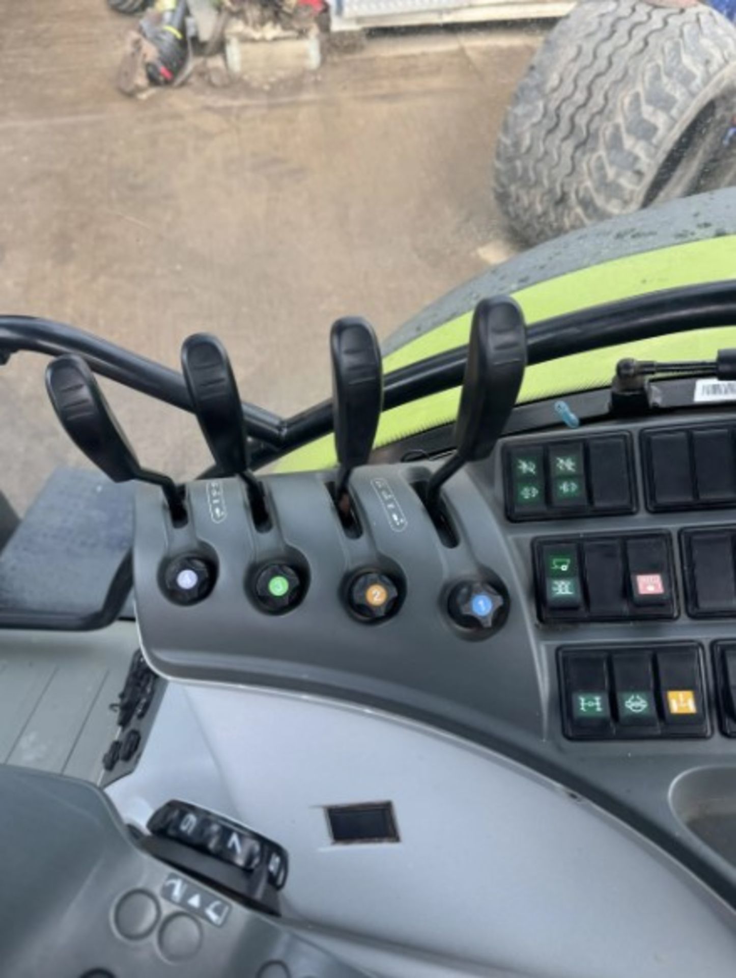 CLAAS ARION 640 - Image 10 of 12