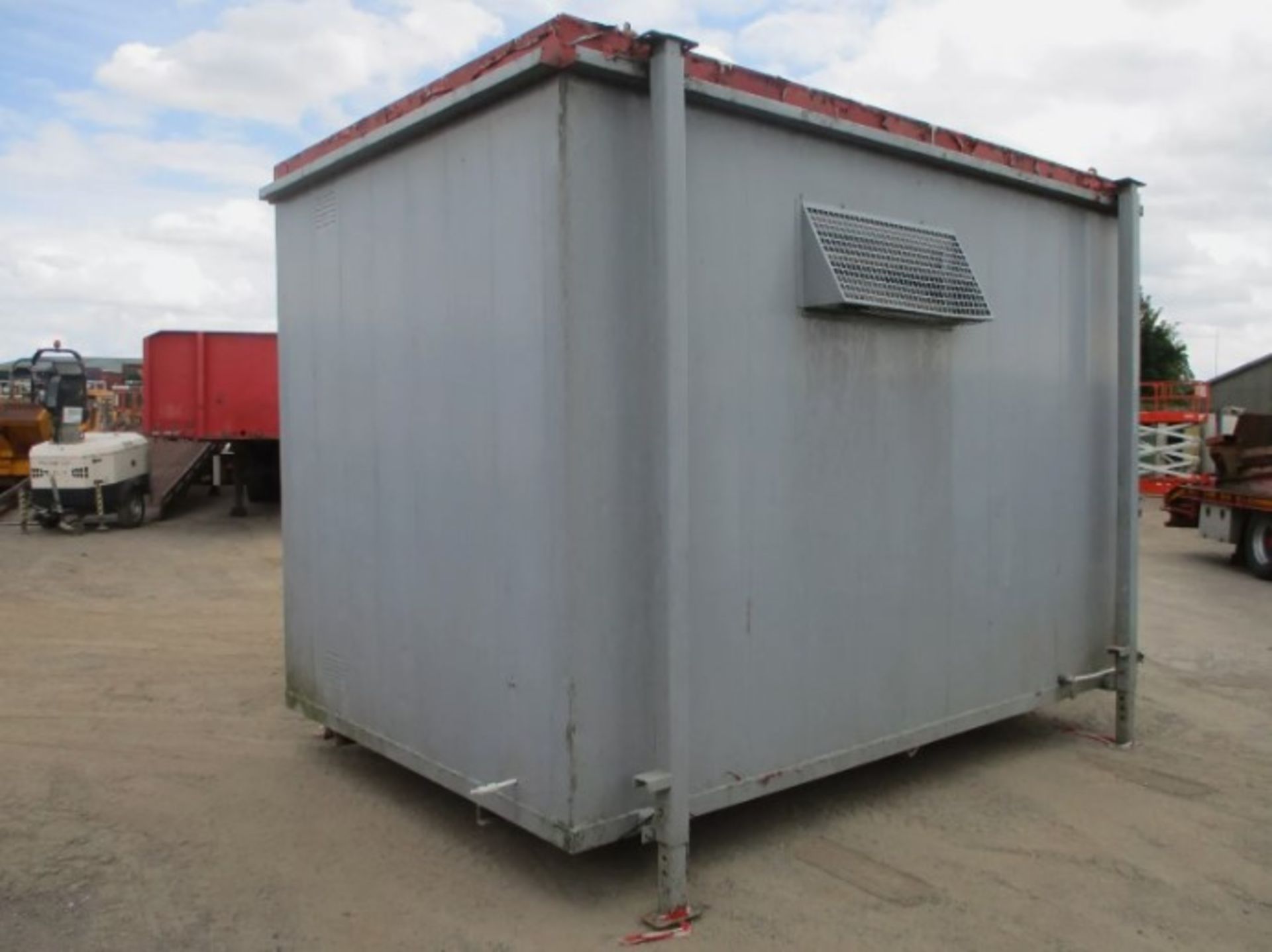 12FT SHIPPING CONTAINER TOILET BLOCK - Image 3 of 12