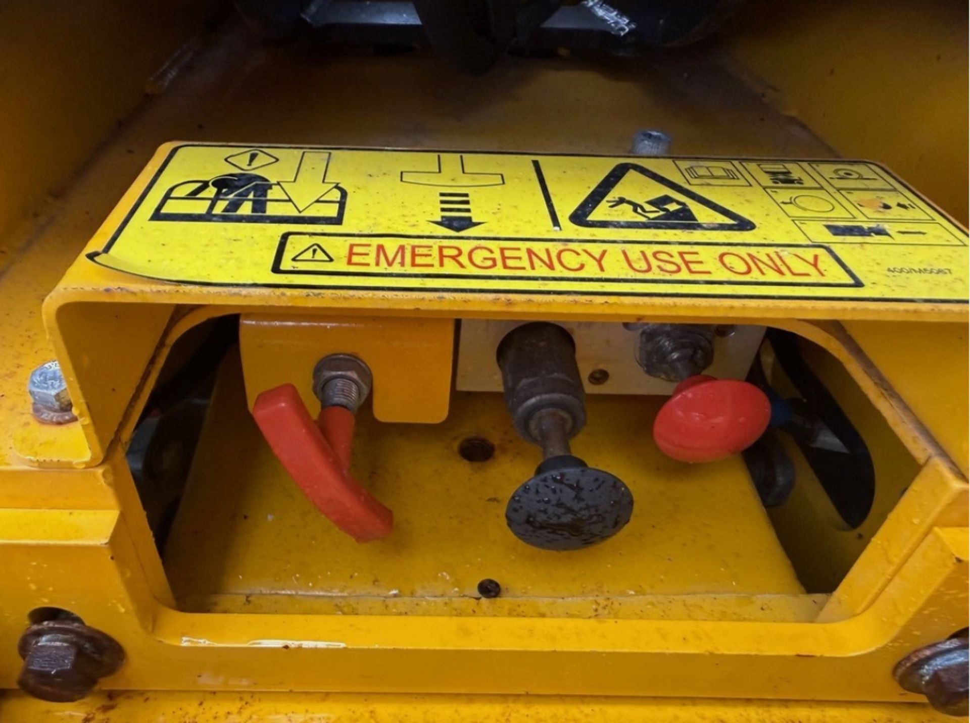 JCB S1930E – 8M ELECTRIC SCISSOR LIFT - Image 8 of 16