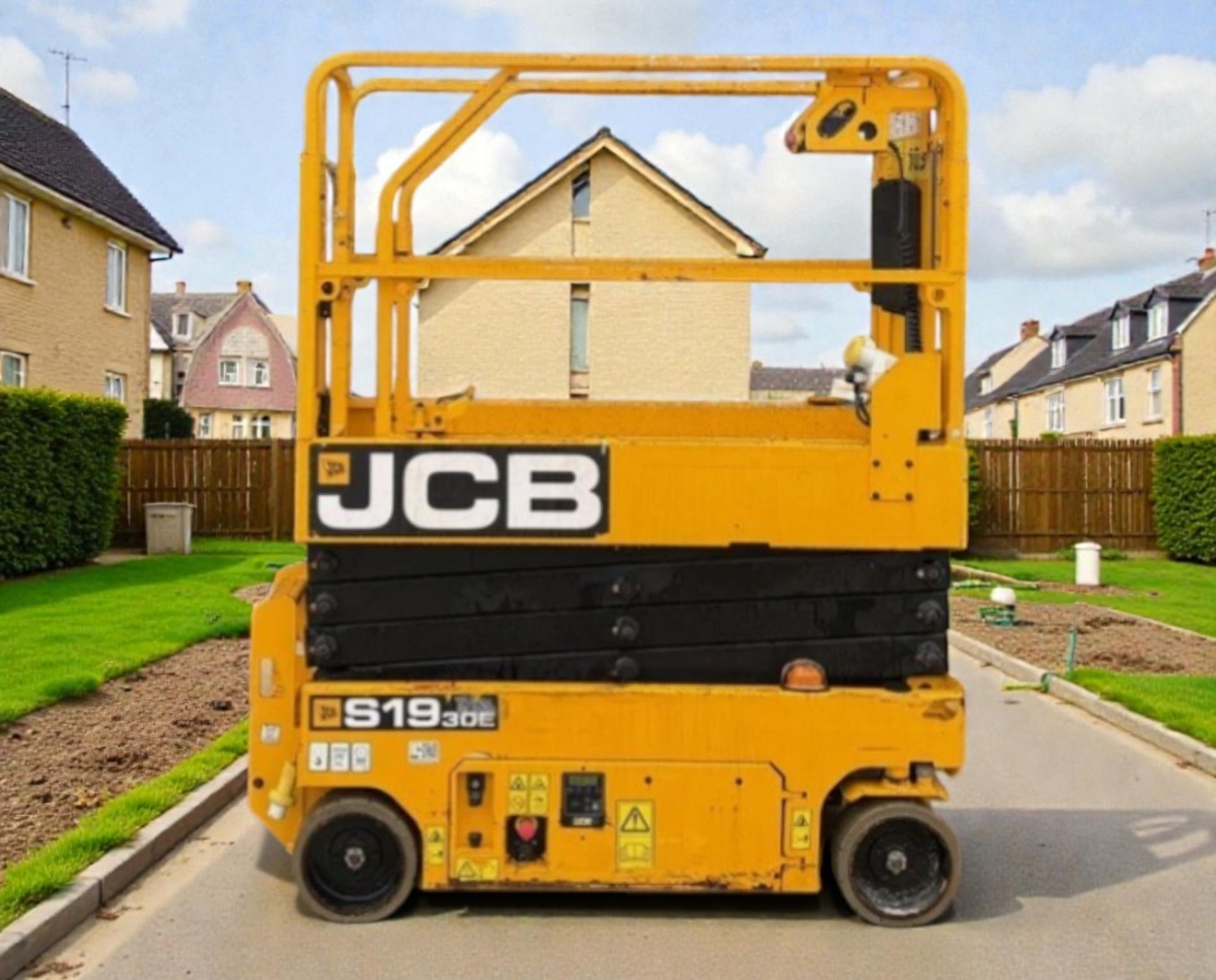 JCB S1930E – 8M ELECTRIC SCISSOR LIFT - Image 4 of 16