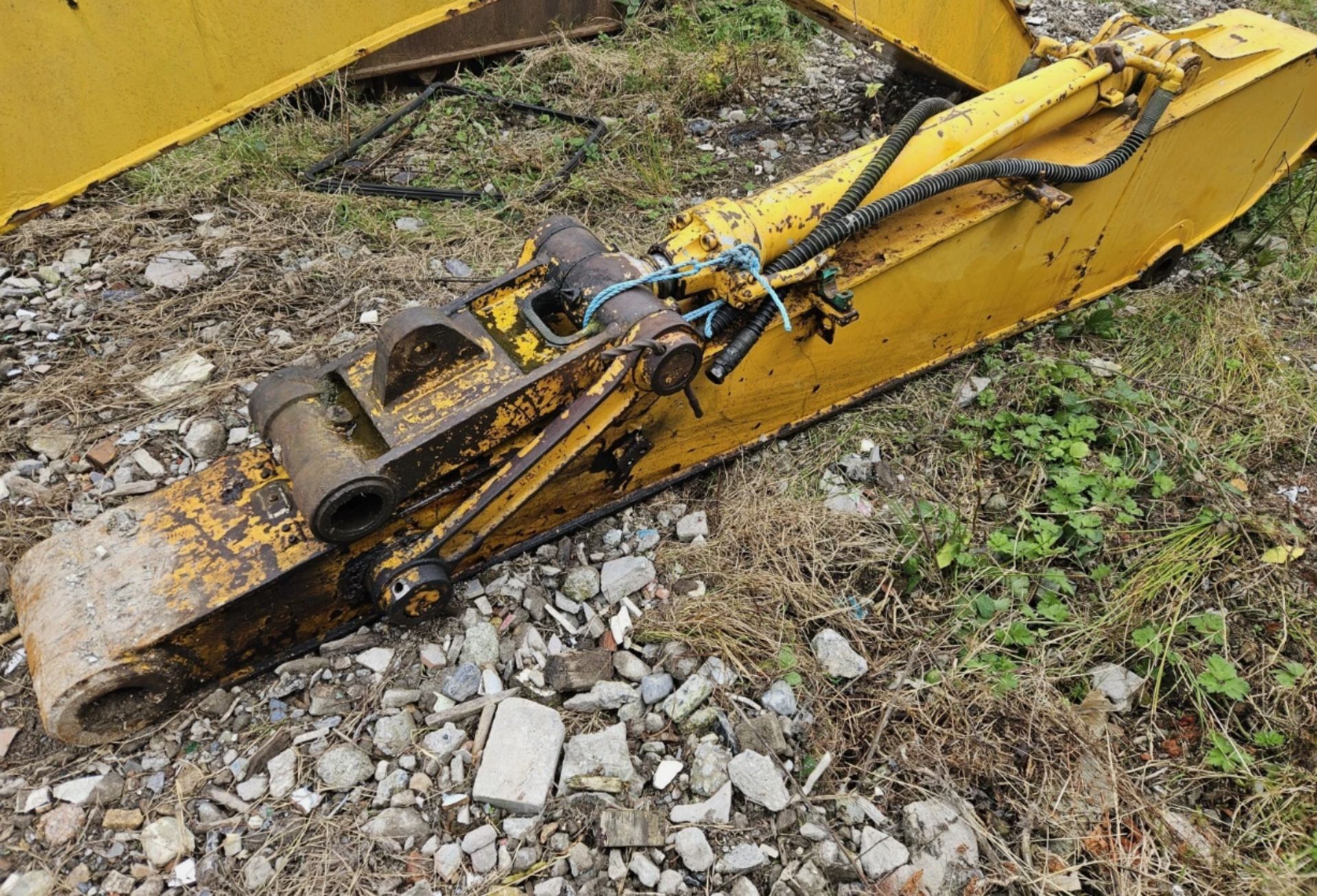 JCB JS200 / JS220 BUCKET RAM & LINKAGE – LARGE COMPONENT - Image 4 of 5