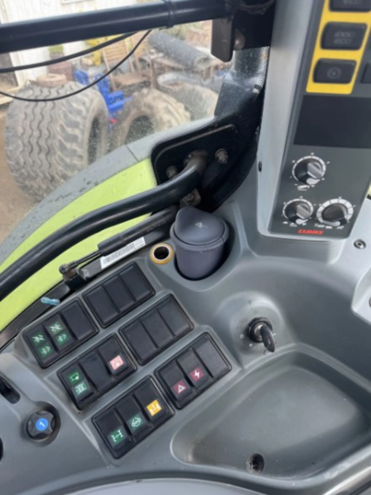 CLAAS ARION 640 - Image 9 of 12
