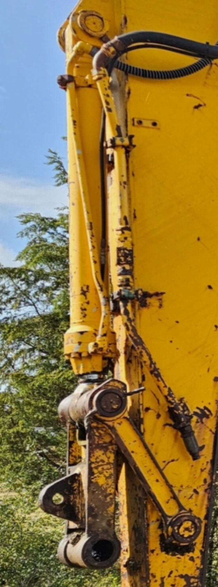 JCB JS200 / JS220 BUCKET RAM & LINKAGE – LARGE COMPONENT - Image 5 of 5