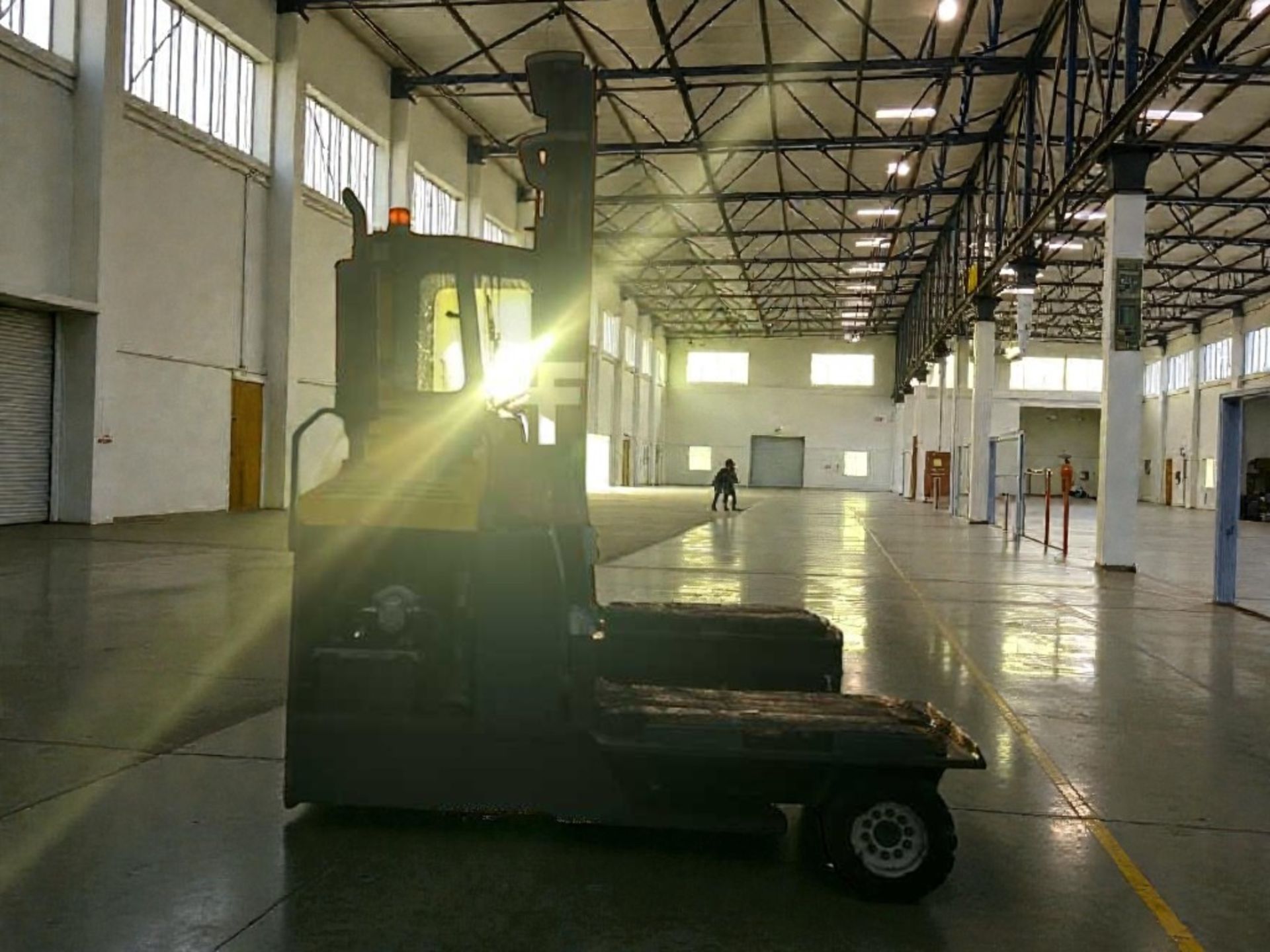 2017 COMBILIFT C4000 FOUR-WAY FORKLIFT - Image 3 of 4
