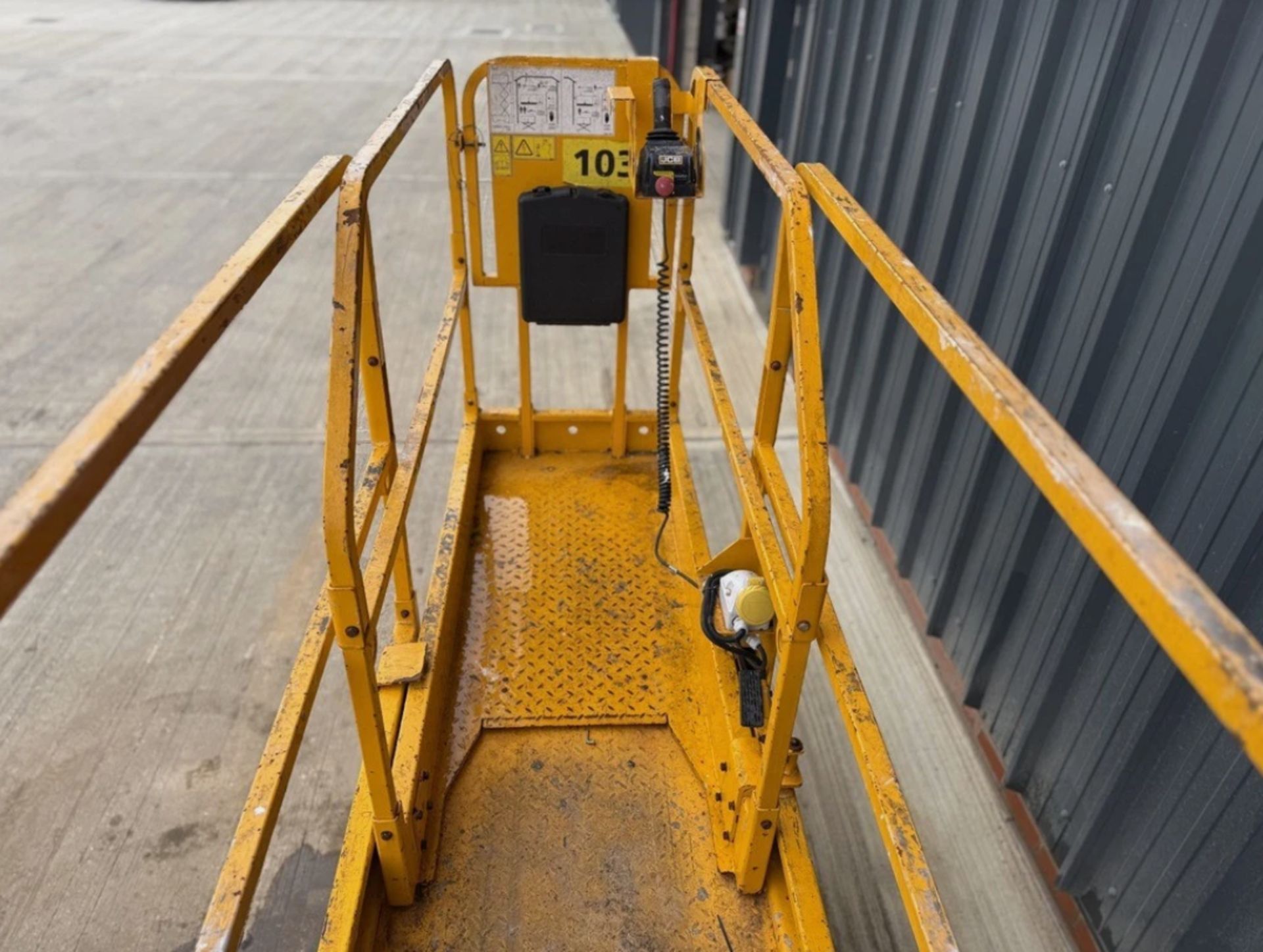 JCB S1930E – 8M ELECTRIC SCISSOR LIFT - Image 16 of 16