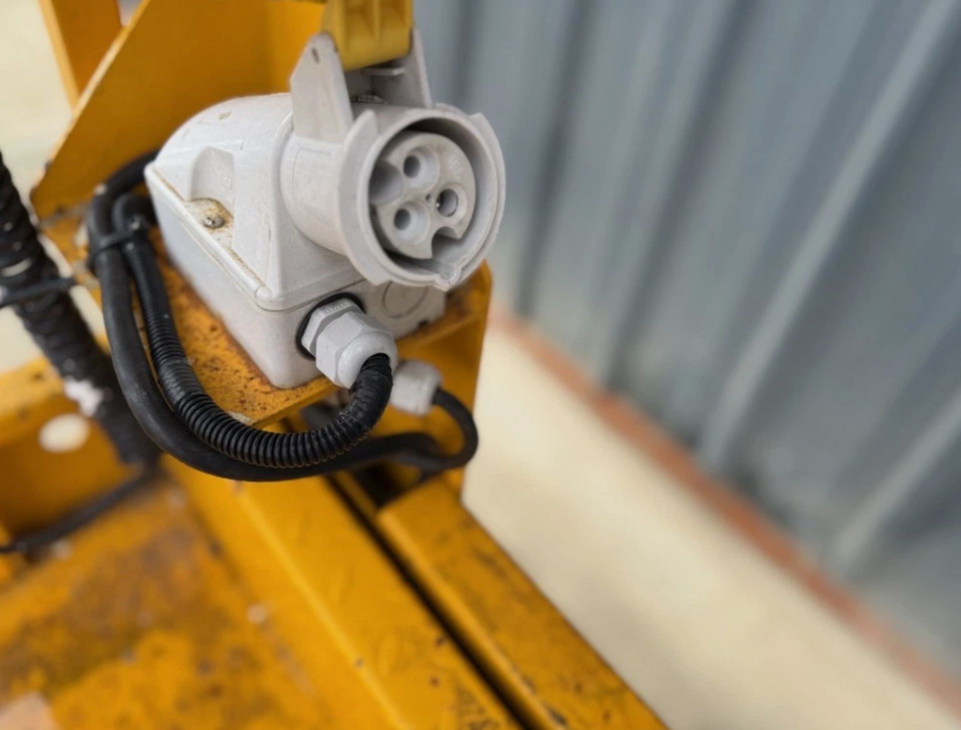 JCB S1930E – 8M ELECTRIC SCISSOR LIFT - Image 15 of 16