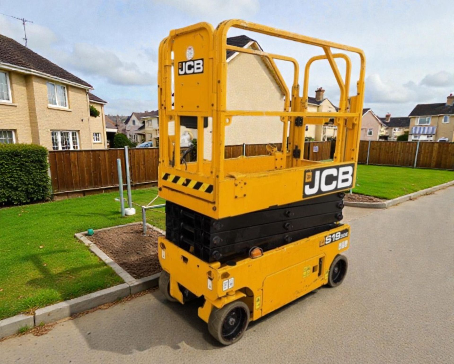 JCB S1930E – 8M ELECTRIC SCISSOR LIFT - Image 3 of 16