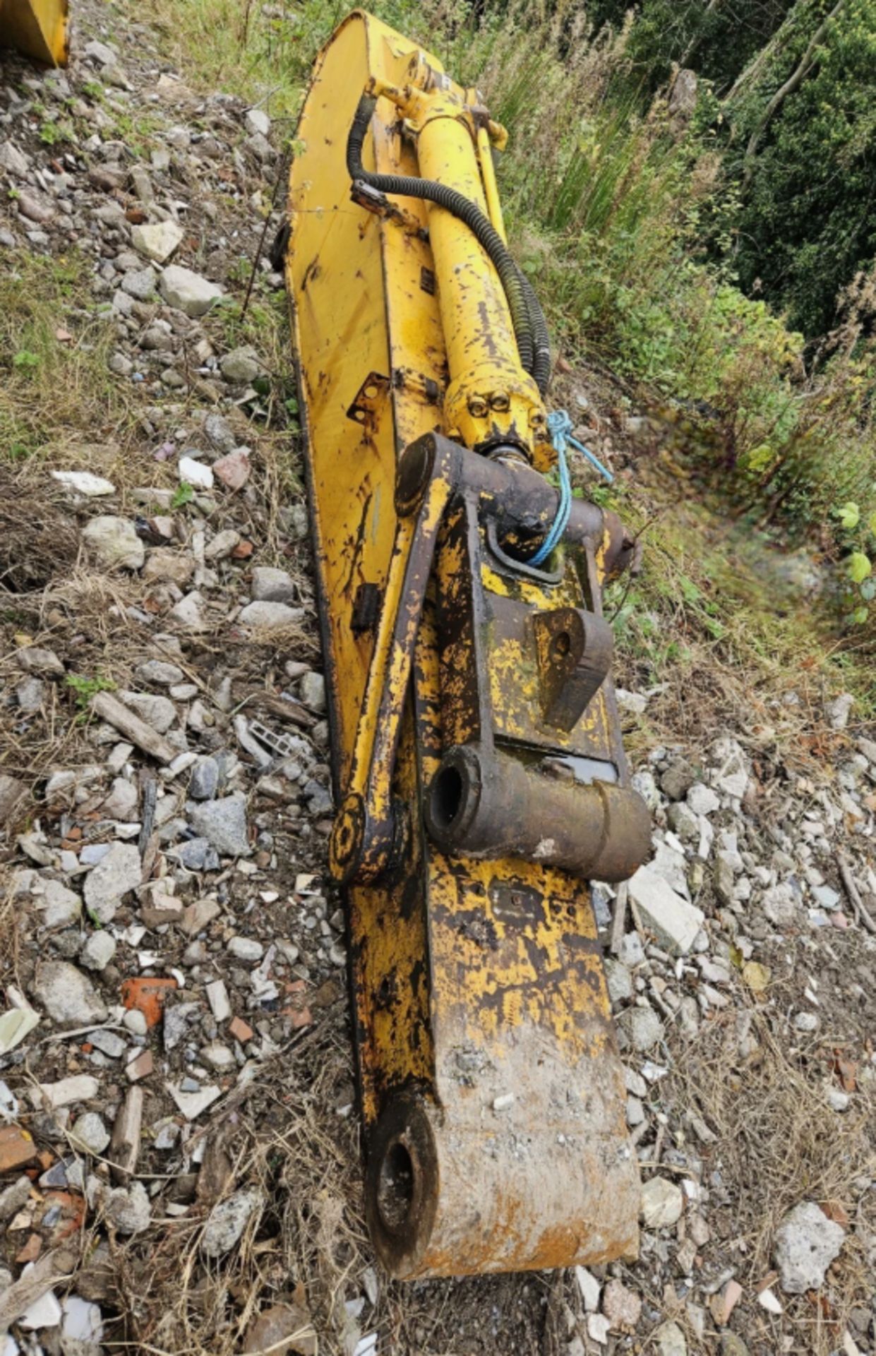 JCB JS200 / JS220 BUCKET RAM & LINKAGE – LARGE COMPONENT - Image 3 of 5