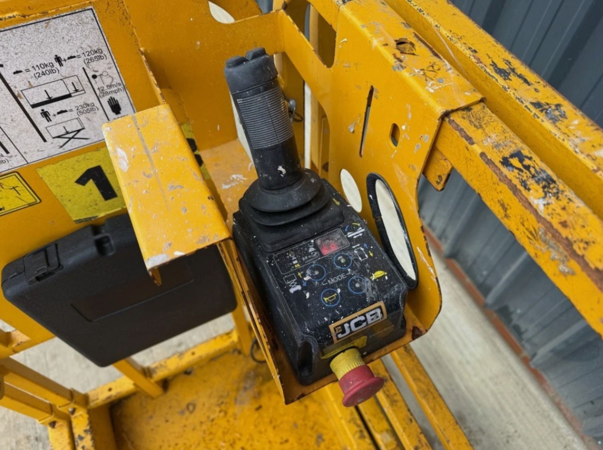 JCB S1930E – 8M ELECTRIC SCISSOR LIFT - Image 13 of 16