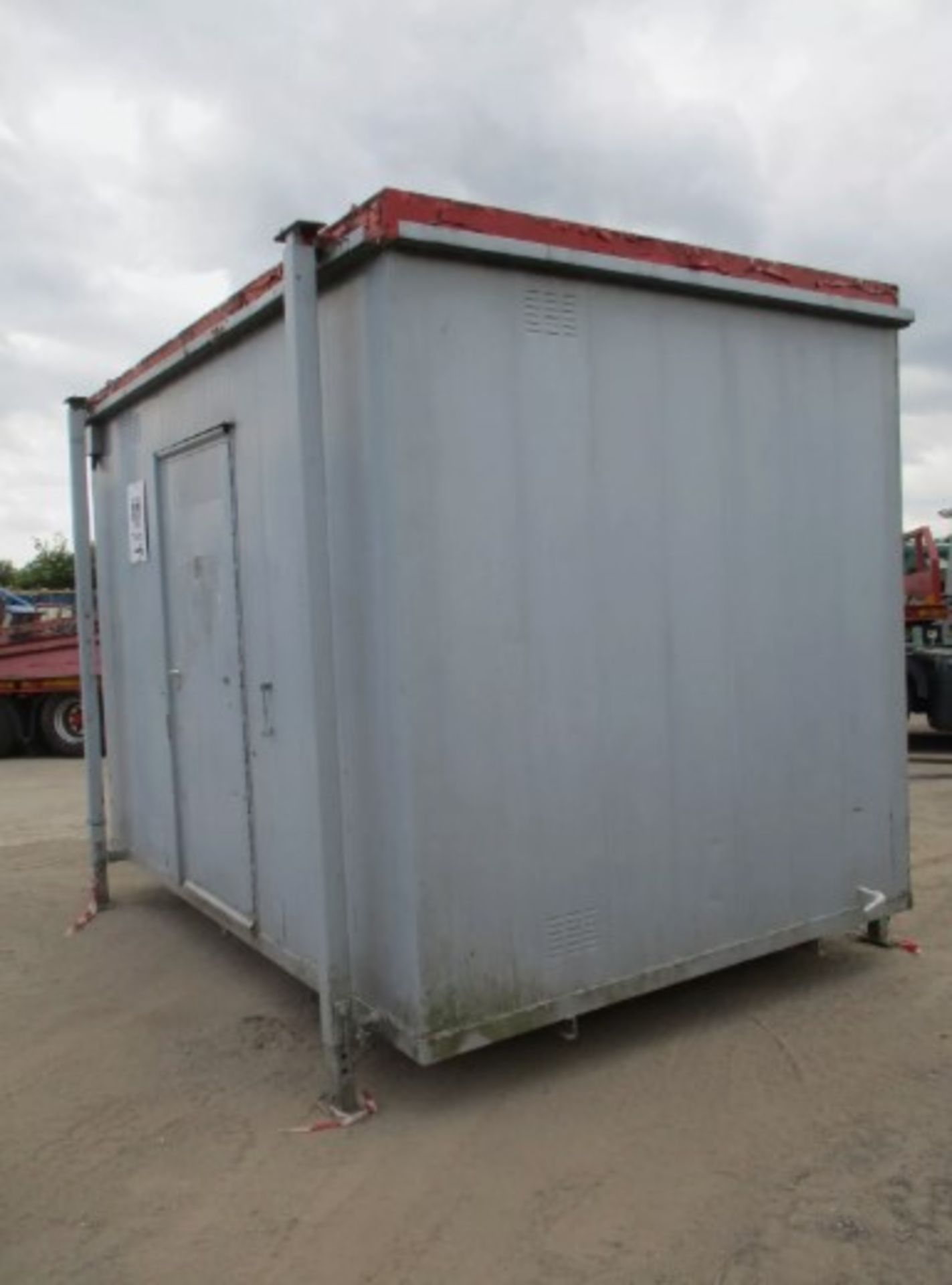12FT SHIPPING CONTAINER TOILET BLOCK - Image 4 of 12