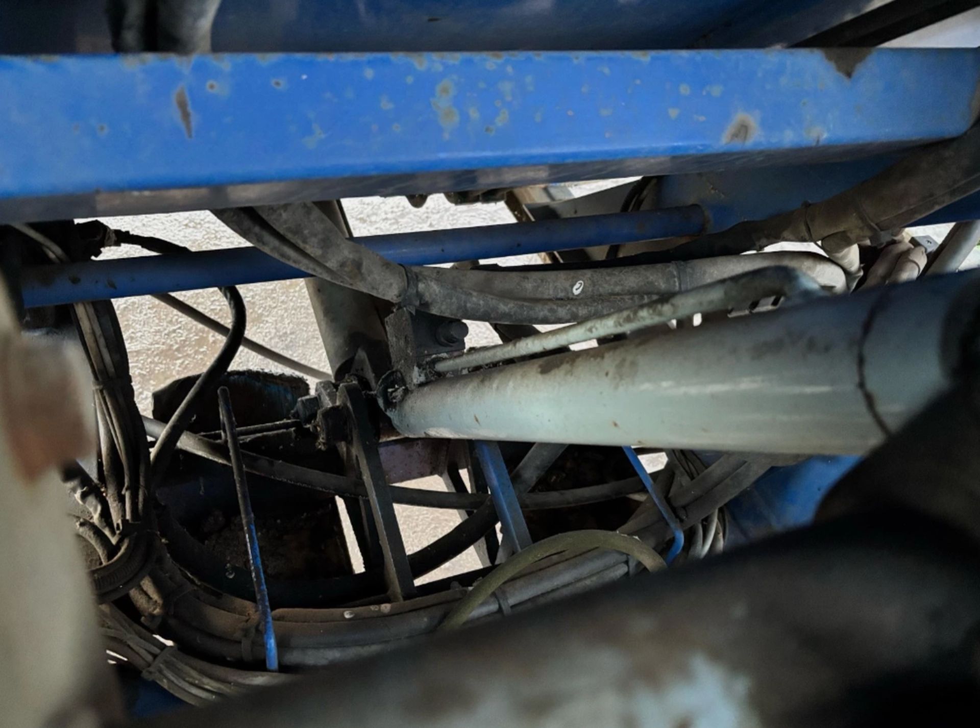 FARID MICRO COMMERCIAL BIN LIFTER (REMOVED FROM 7.5 TON TRUCK) - Image 8 of 8