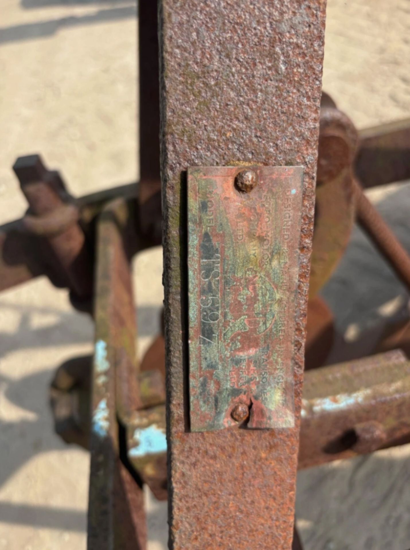 3-FURROW RANSOMS TS597 PLOUGH – 3-POINT LINKAGE – TRACTOR ATTACHMENT - Image 6 of 8