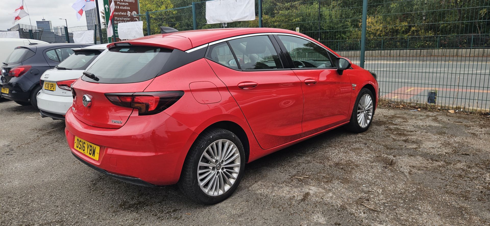**(ONLY 66K MILEAGE)** 2016 VAUXHALL ASTRA ELITE NAV 1.4 TURBO PETROL >>--NO VAT ON HAMMER--<< - Image 7 of 8