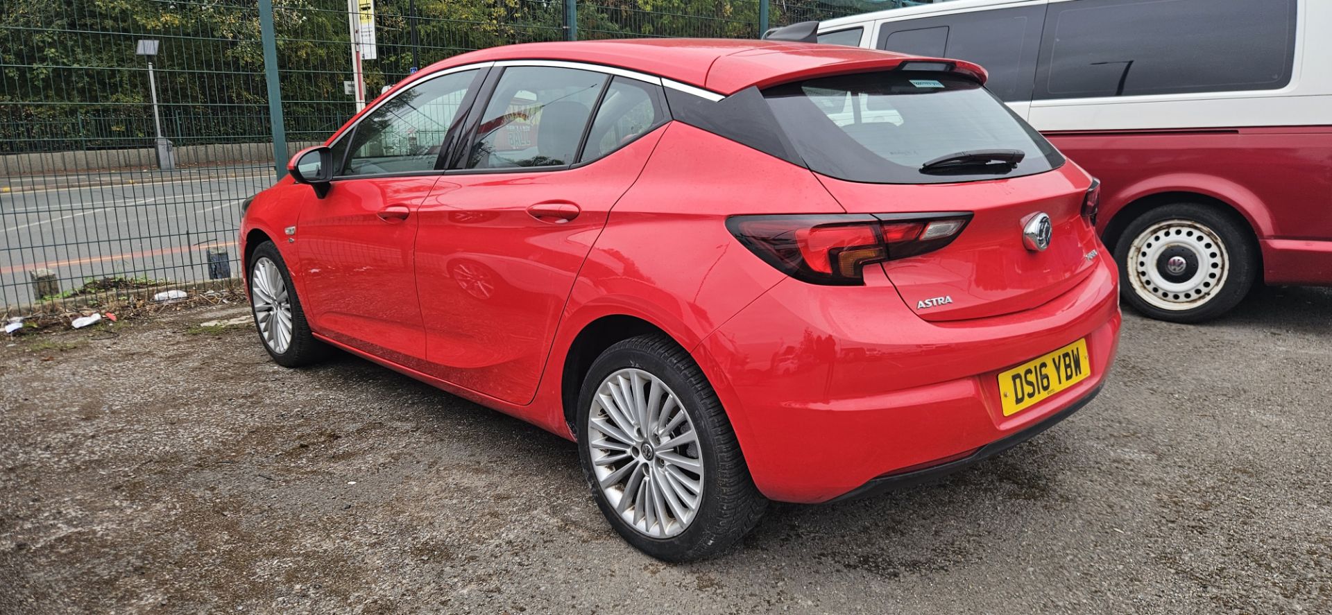 **(ONLY 66K MILEAGE)** 2016 VAUXHALL ASTRA ELITE NAV 1.4 TURBO PETROL >>--NO VAT ON HAMMER--<< - Image 2 of 8