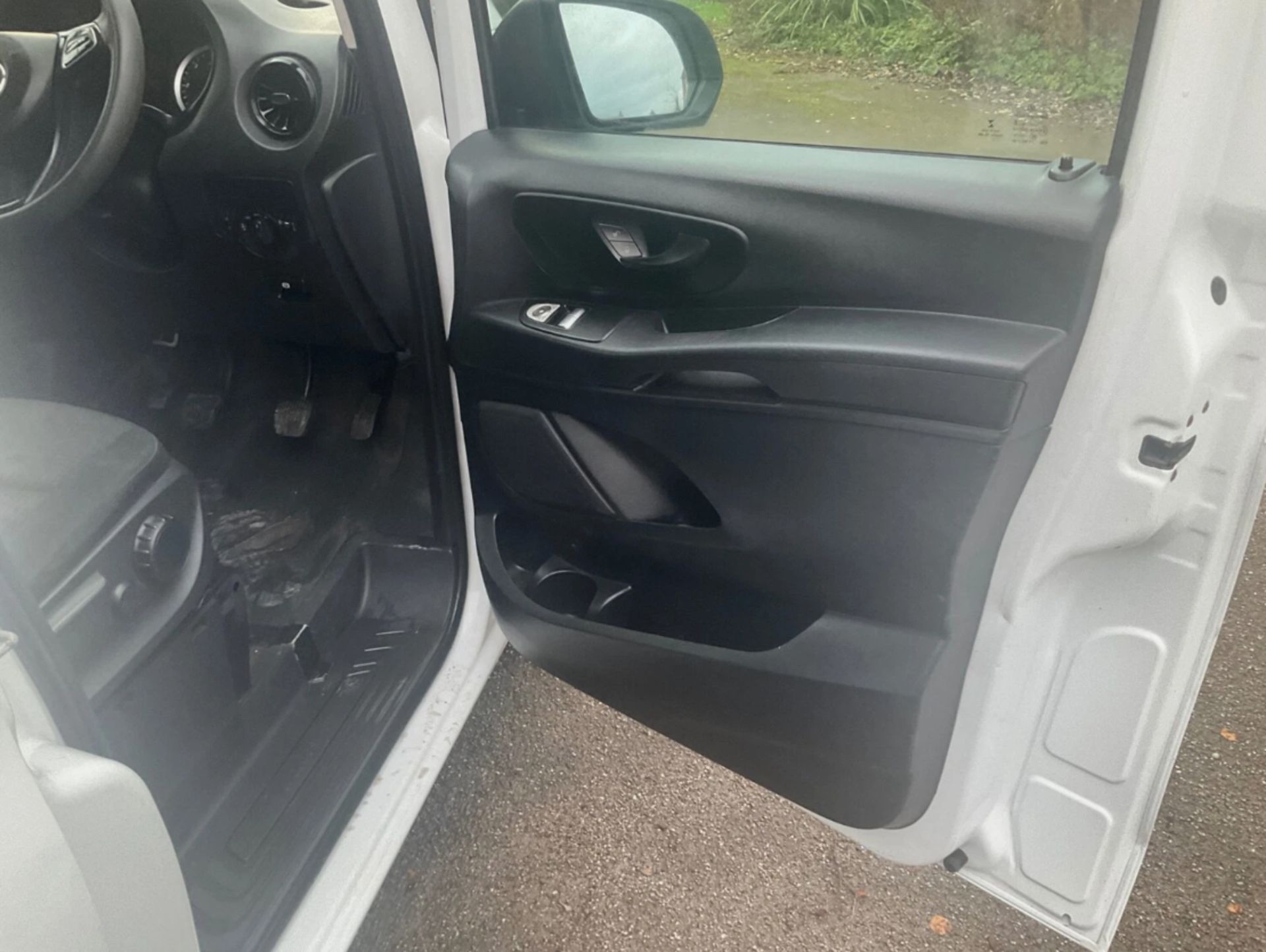 2021 MERCEDES-BENZ VITO 114 PROGRESSIVE CDI L2H1 1749CC MANUAL DIESEL PANEL VAN - Image 9 of 12