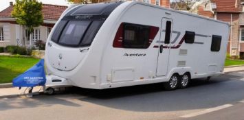 2019 TOURING CARAVAN – SIDE DINETT / BUNKS >>--NO VAT ON HAMMER--<<