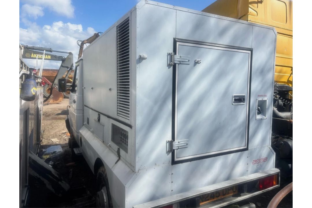 SUPER SILENT ENCLOSED 50 KVA 3 PHASE DIESEL GENERATOR – ONLY 300 HOURS FROM NEW - Image 2 of 13