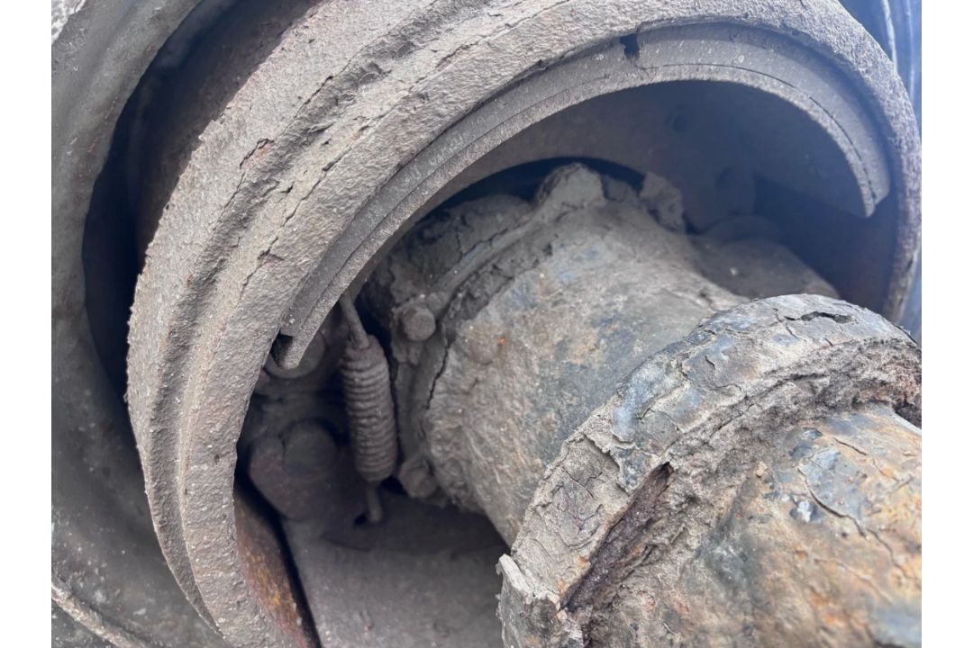 2 X ROR AXLES WITH DRUM BRAKES AND 215/75R17.5 TYRES – TRACTOR LOW LOADER TRAILER - Image 7 of 7