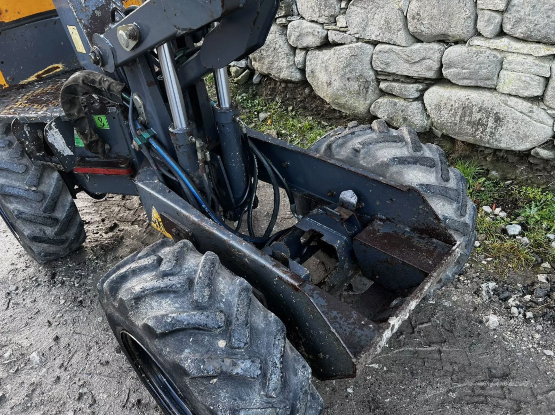 2005 TEREX BENFORD HD1000 1 TON HIGH LIFT 4WD DUMPER - Image 6 of 9