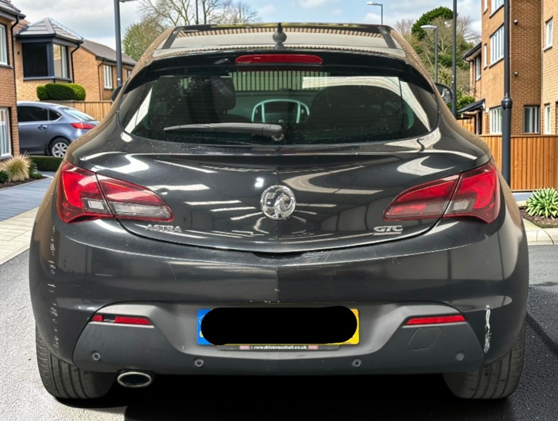 **(ONLY 102K MILEAGE)** 2012 VAUXHALL ASTRA GTC SRI CDTI S/S 2.0L DIESEL >>--NO VAT ON HAMMER--<< - Image 2 of 26