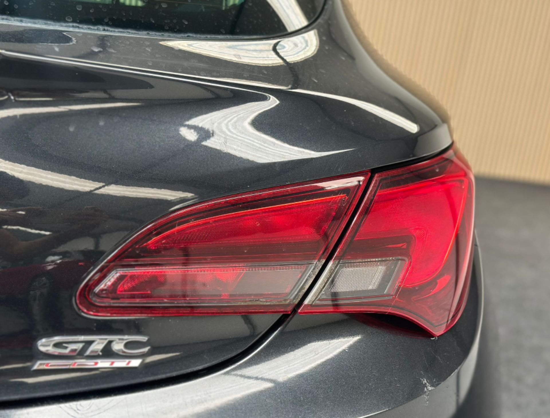 **(ONLY 102K MILEAGE)** 2012 VAUXHALL ASTRA GTC SRI CDTI S/S 2.0L DIESEL >>--NO VAT ON HAMMER--<< - Image 19 of 26