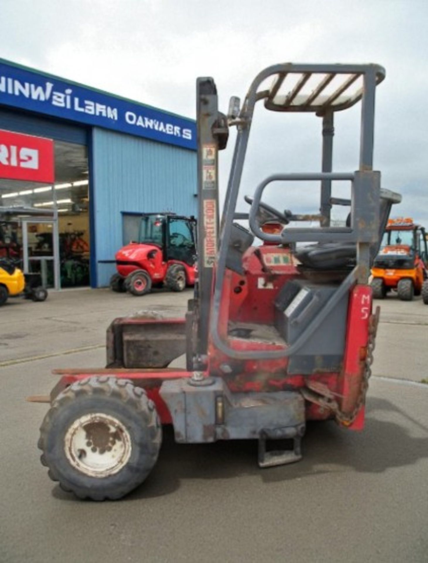 MOFFETT MOUNTY M5 20.3 FORKLIFT – 2005 - Image 2 of 10