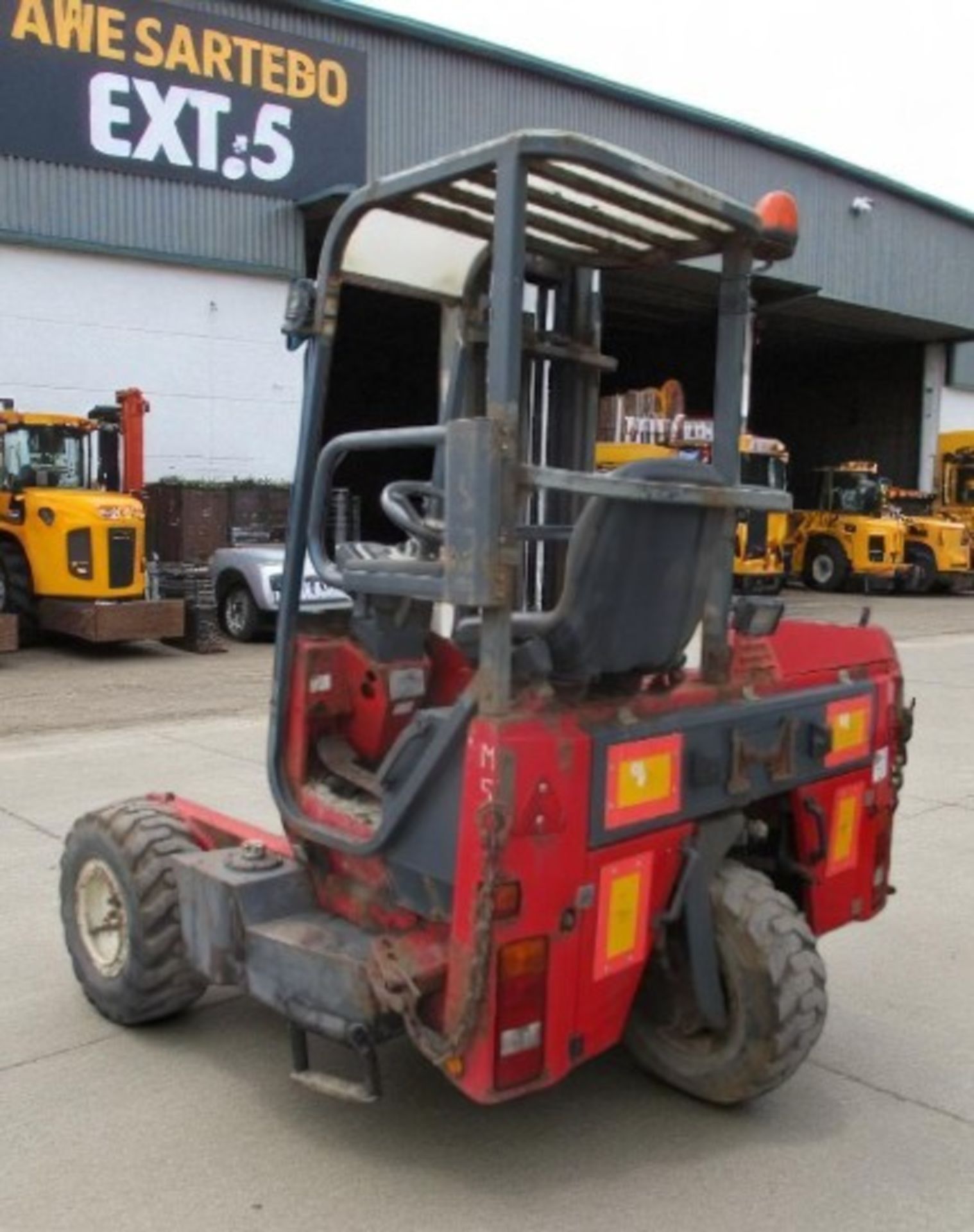 MOFFETT MOUNTY M5 20.3 FORKLIFT – 2005 - Image 4 of 10