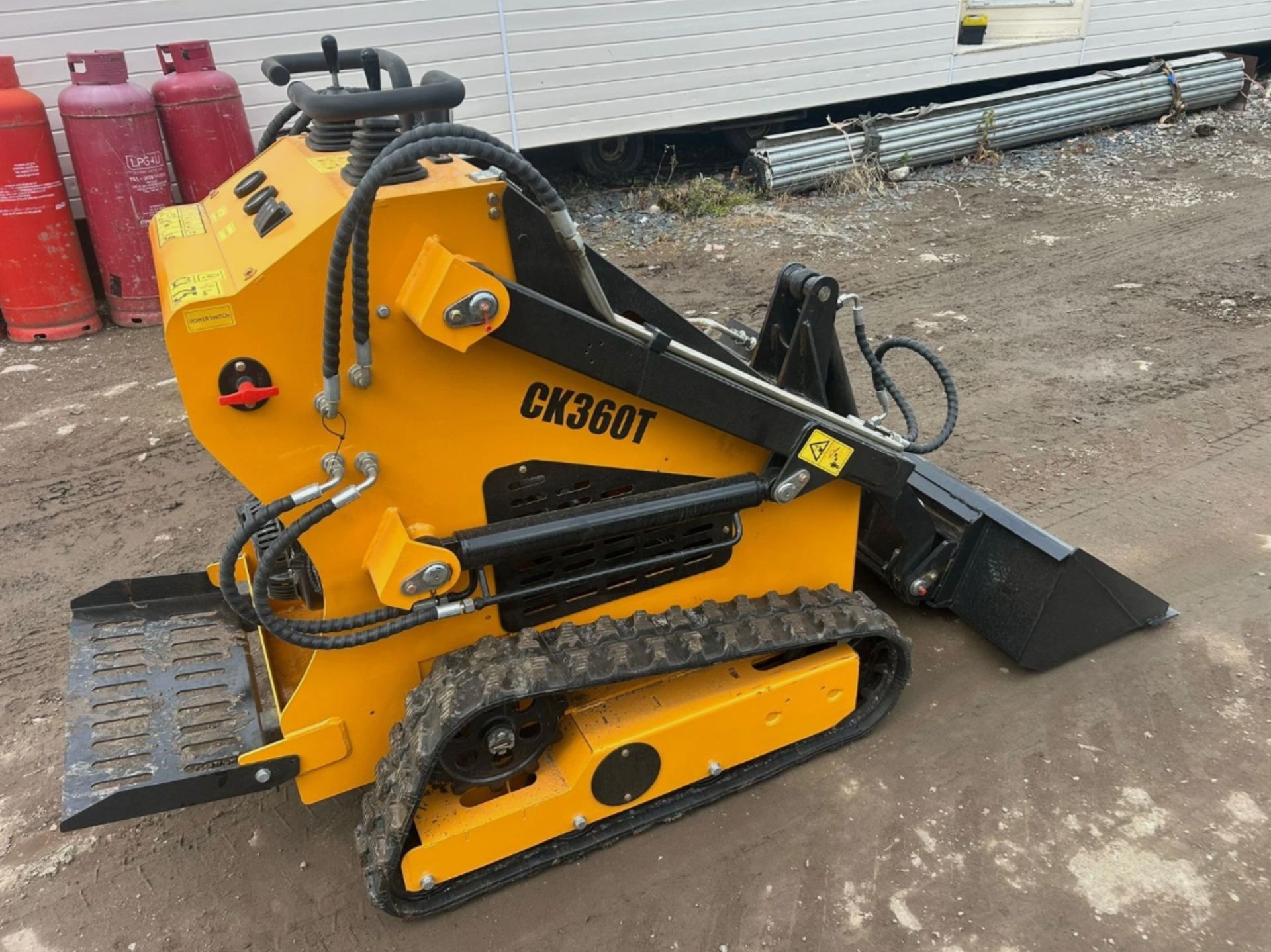 2026 CAPTOK CK360T MINI SKID STEER LOADER - Image 4 of 15
