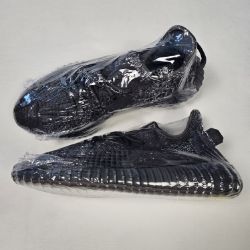 SNEAKERS WITH REFLECTIVE THREAD
