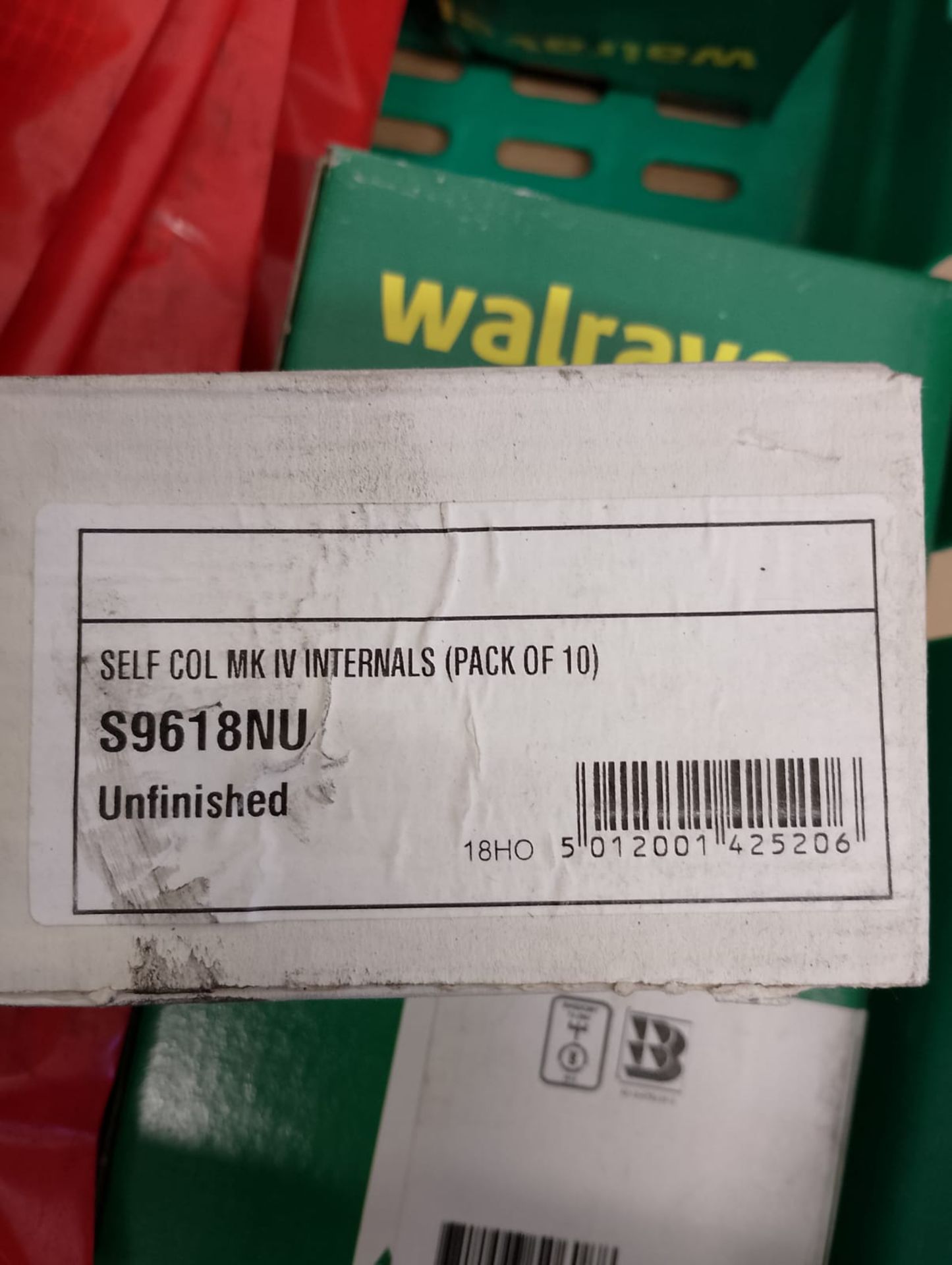 JOBLOT X 2 CRATES NUMBER 16 RESELLER CARBOOT MARKET - Image 11 of 13