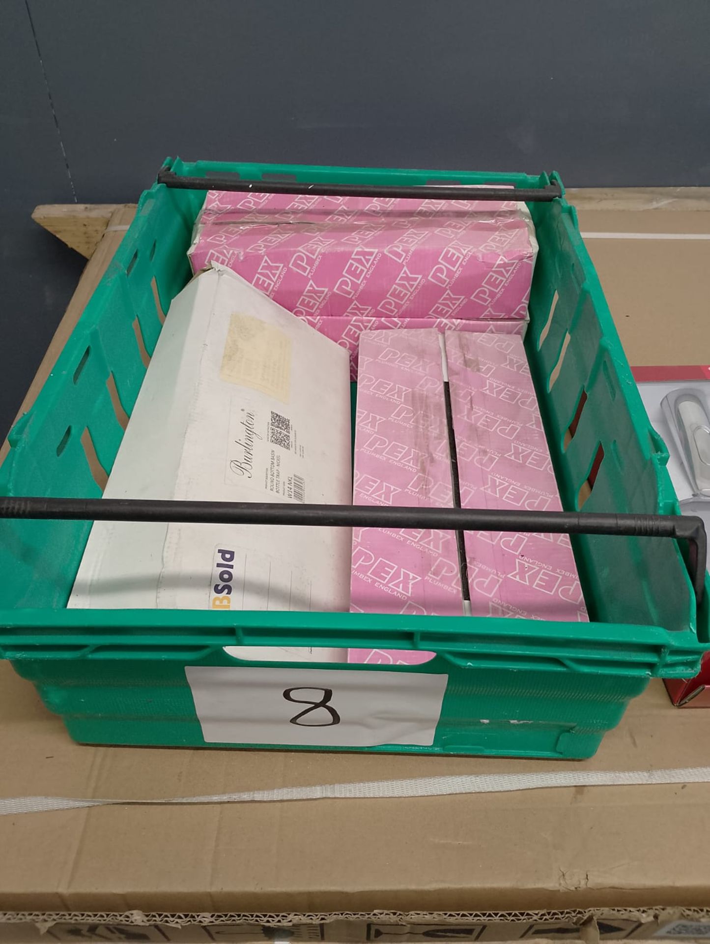 JOBLOT X 2 CRATES NUMBER 8 RESELLER CARBOOT MARKET - Image 2 of 7
