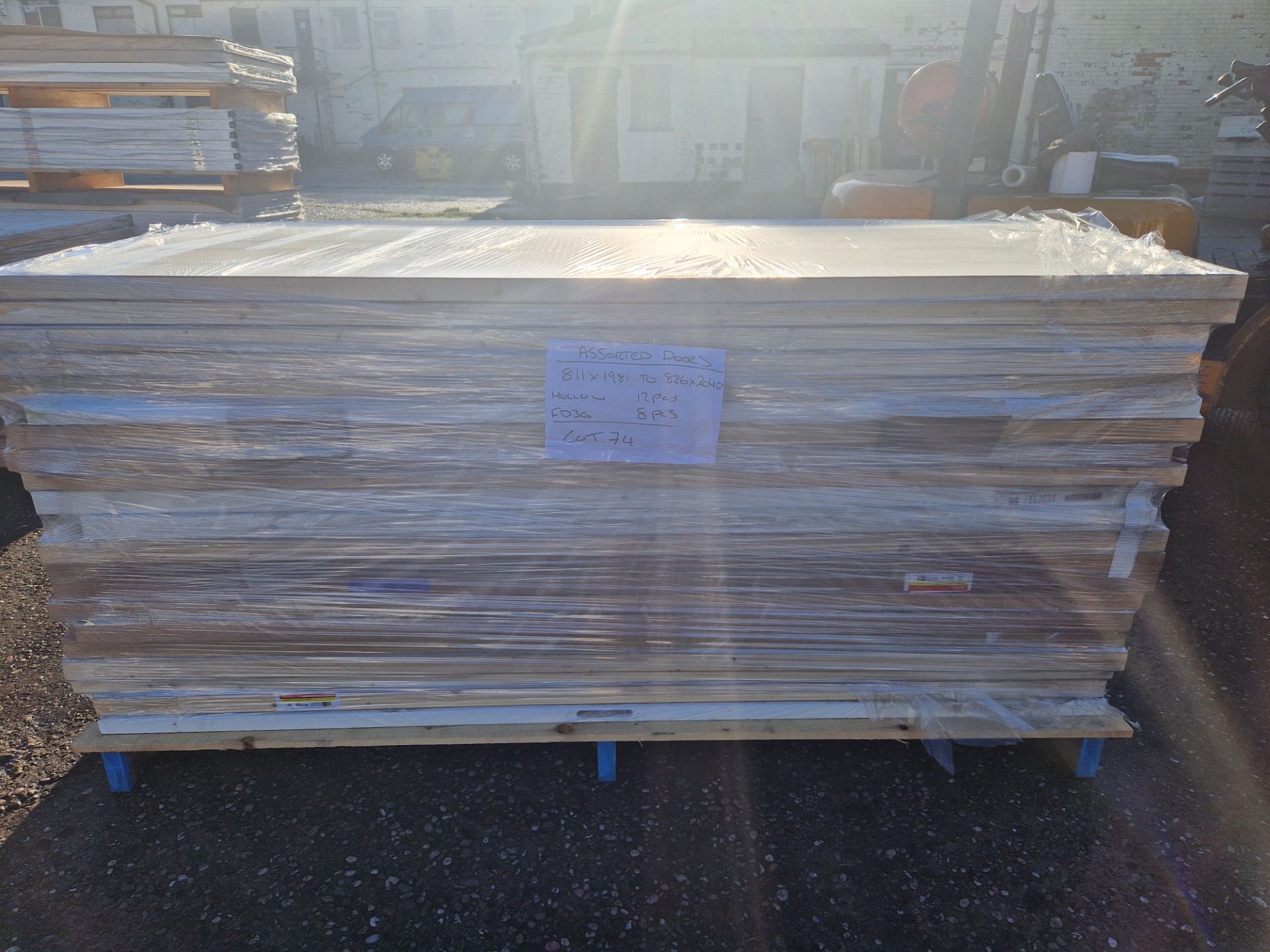 60 X BRAND NEW MIXED INTERNAL DOORS - PICKED AT RANDOM - Image 4 of 8