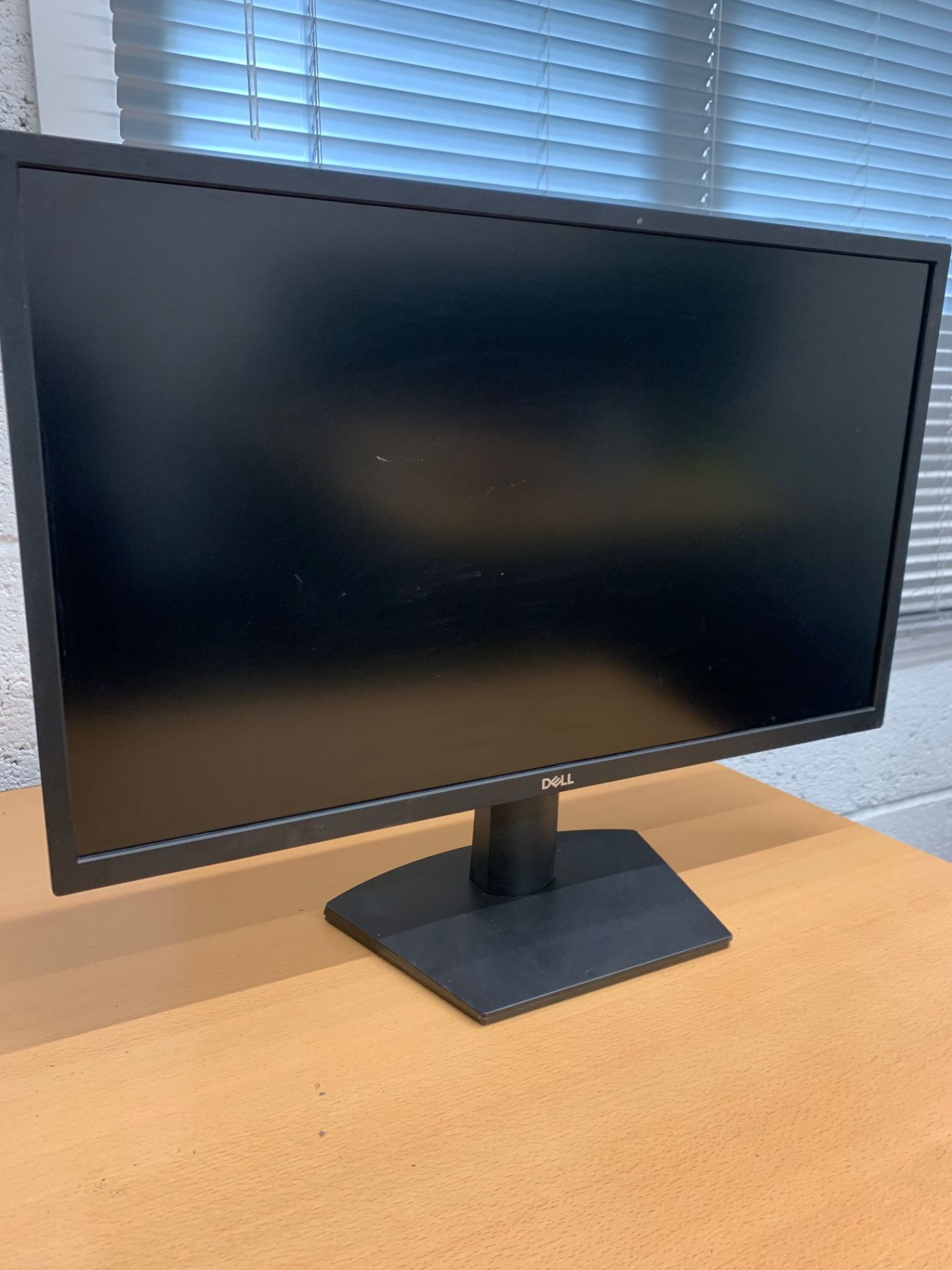 DELL SE2422HX 24" FULL HD FLAT PANEL MONITOR - GRADE C | SINGLE UNIT