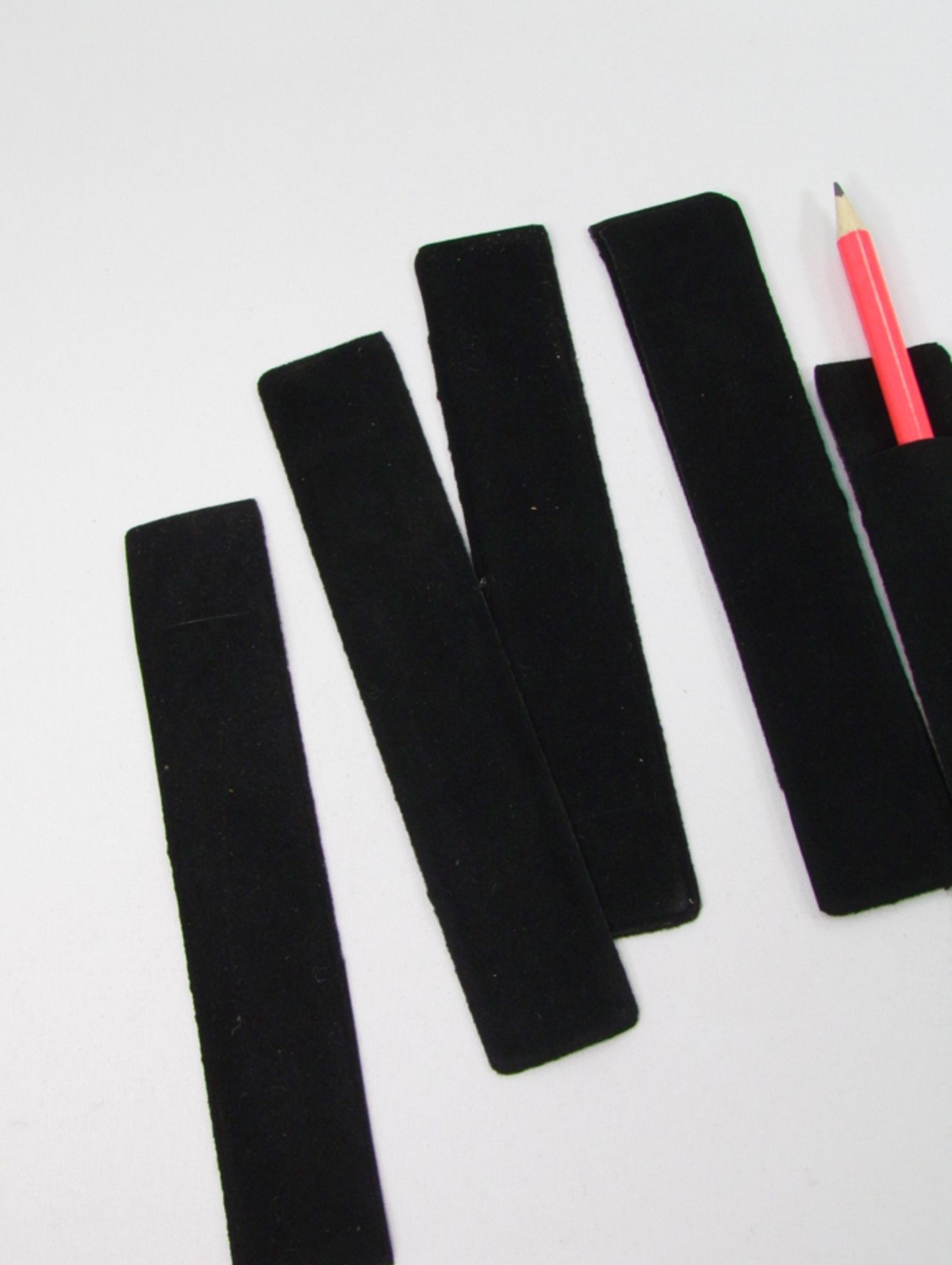 1000 X PEN POUCH-BLACK VELVET