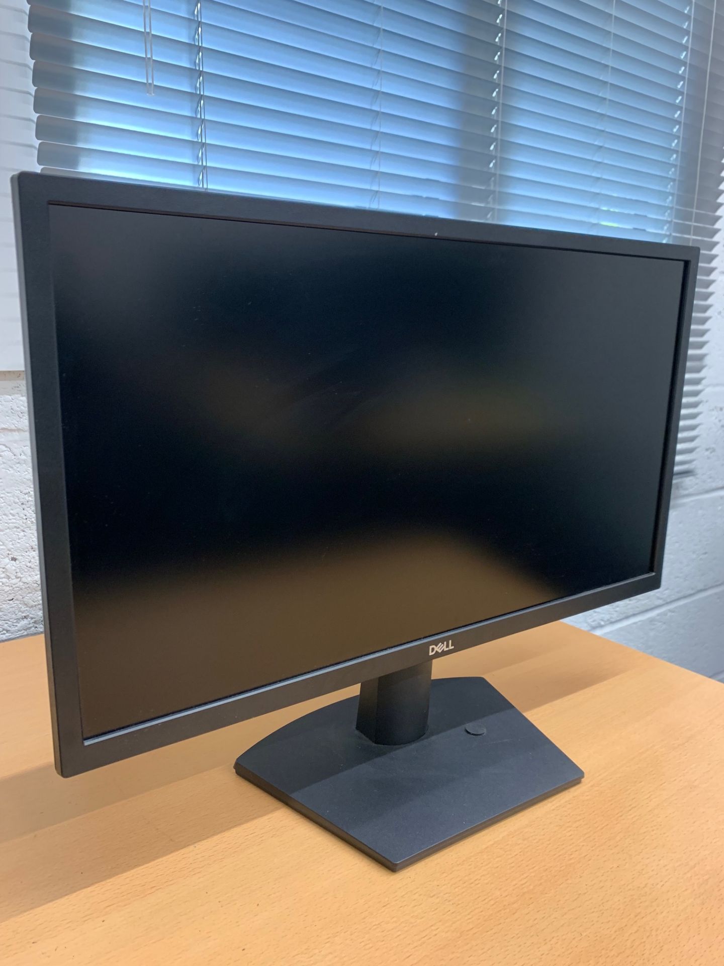 DELL SE2222H 22-INCH FULL HD FLAT PANEL MONITOR – GRADE B | JAN 2023