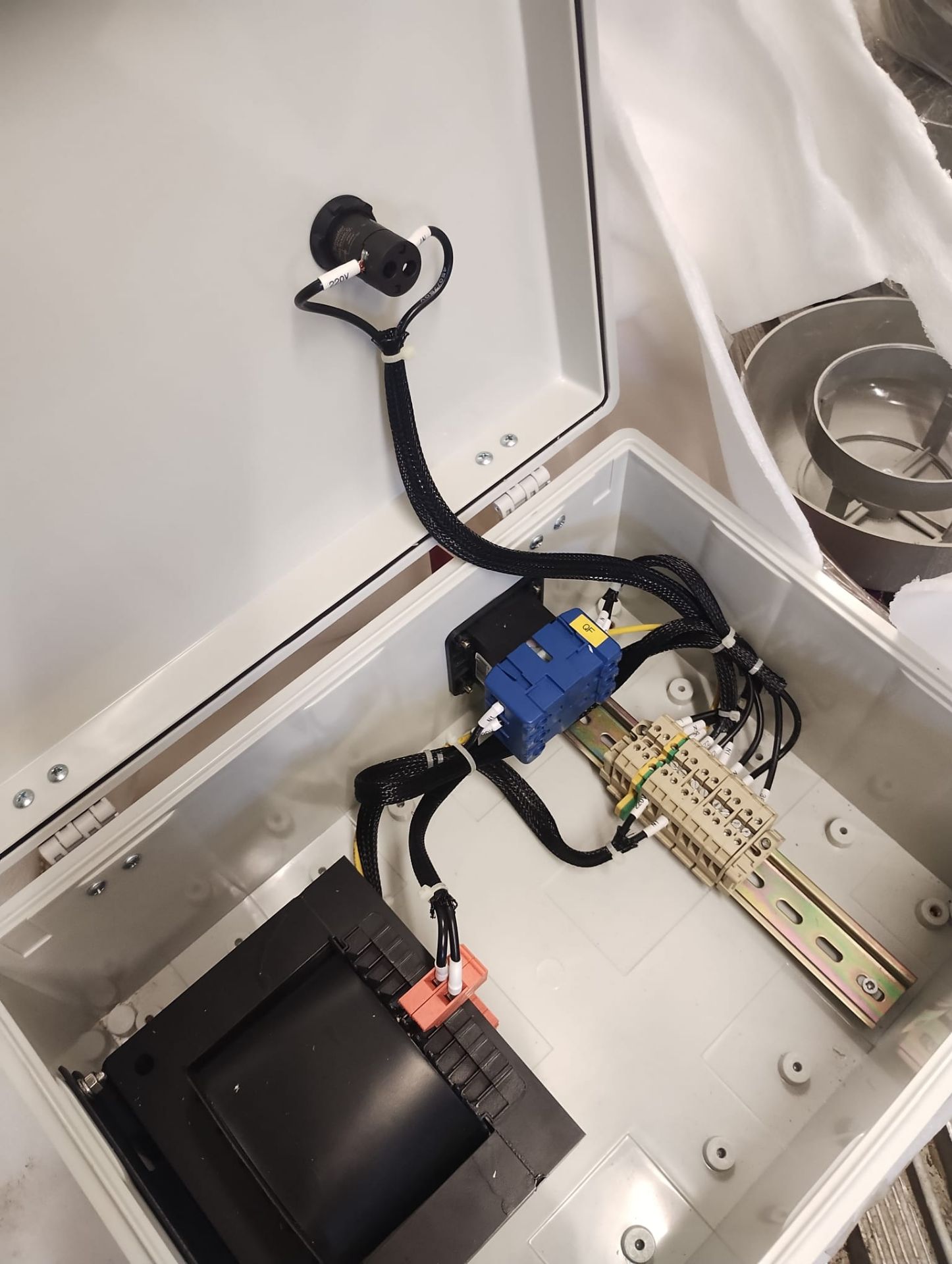 HEATING WIRE ELECTRIC BOX - JBK5-500 TRANSFORMER FITTED + ALL BOTTONS - C&D201811007 -NEW ALL CABLES - Image 5 of 9