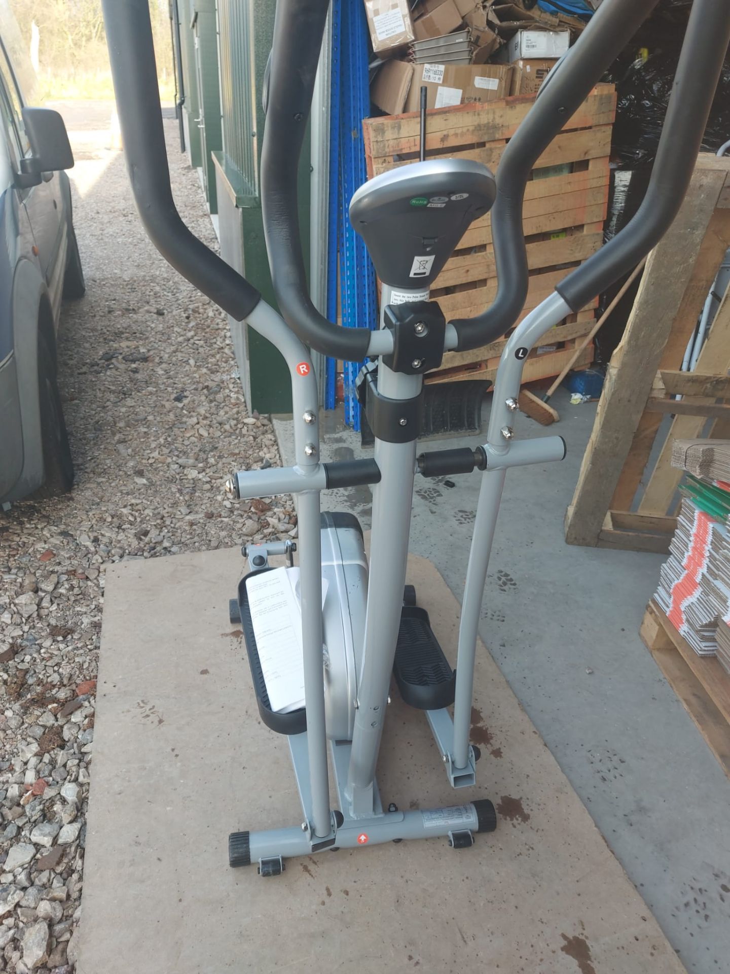 EXERCISE BIKE FITNESS GYM YOGA BIKE OUT OF BOX - Image 3 of 3