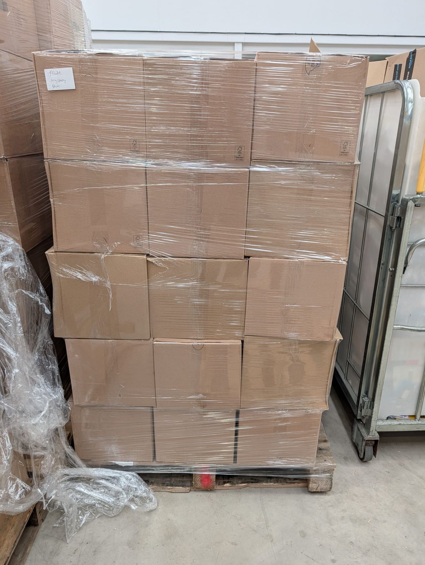 PALLET OF 45 BOXES AMAZON GENERAL MERCHANDISE - MIX NEW AND CUSTOMER RETURNS - Image 2 of 3