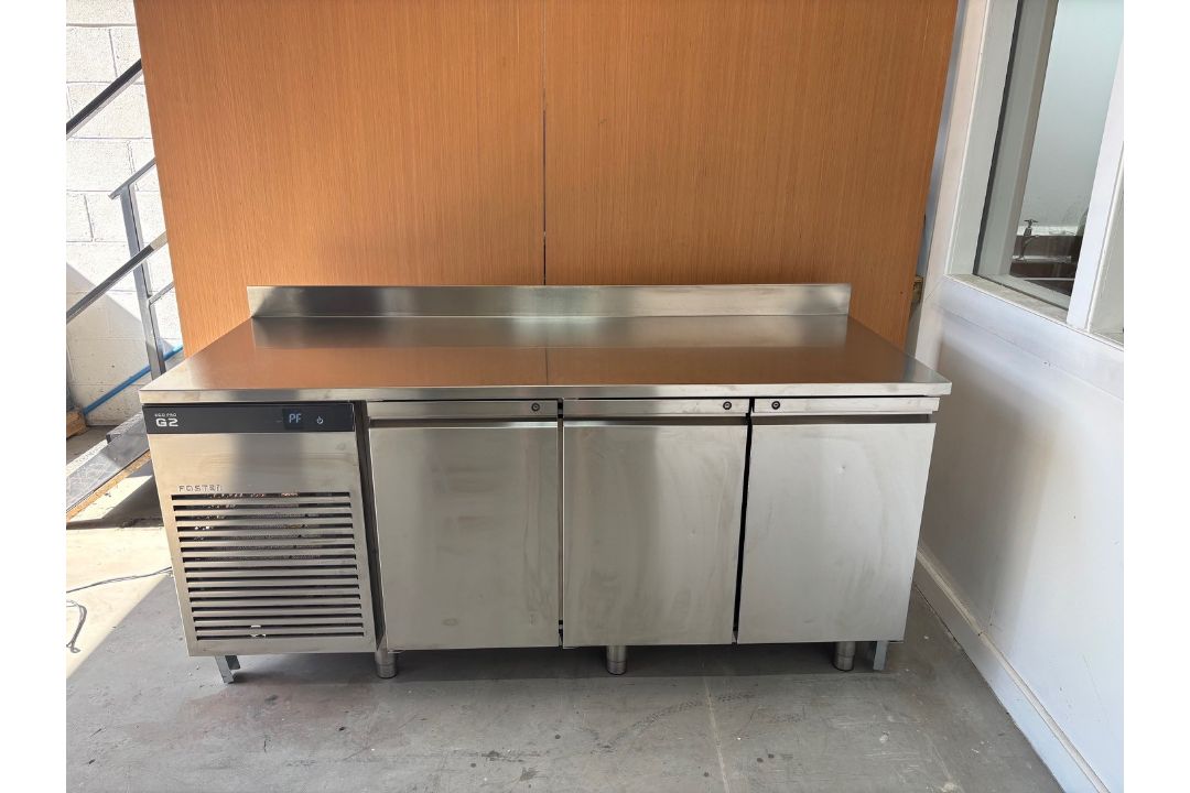 FOSTER COUNTERTOP 3 DOOR DELI DISPLAY FRIDGE COMMERCIAL USED - Image 3 of 6