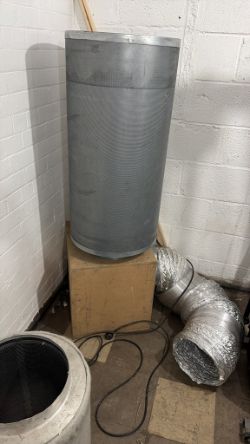 LARGE HYDROPONIC CARBON FILTER & EXTRACTOR FAN SETUP WITH DUCTING