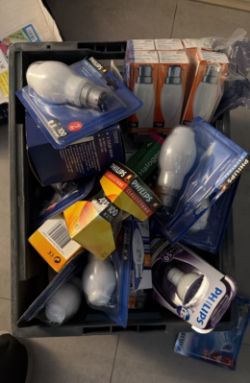 BULK JOB LOT OF 50+ BRAND NEW LIGHT BULBS - PHILIPS, OSRAM, TESCO MIXED HOUSEHOLD STOCK
