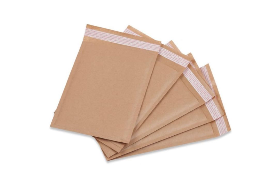 1000 BUBBLE ENVELOPES WITH PEEL AND SEAL TOUGH LIGHT PADDED (140 X 210MM) - Image 1 of 4