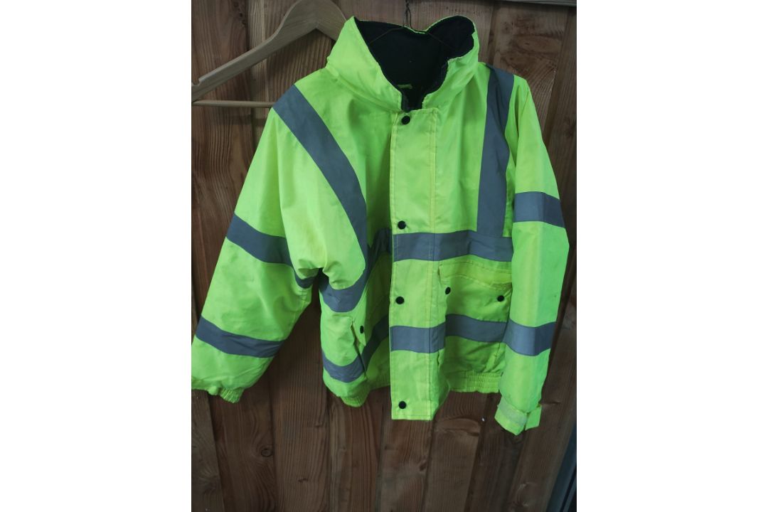 BLACKROCK - YELLOW HI VIZ JACKET - SIZE SMALL -USED GOOD CONDITION - Image 1 of 3