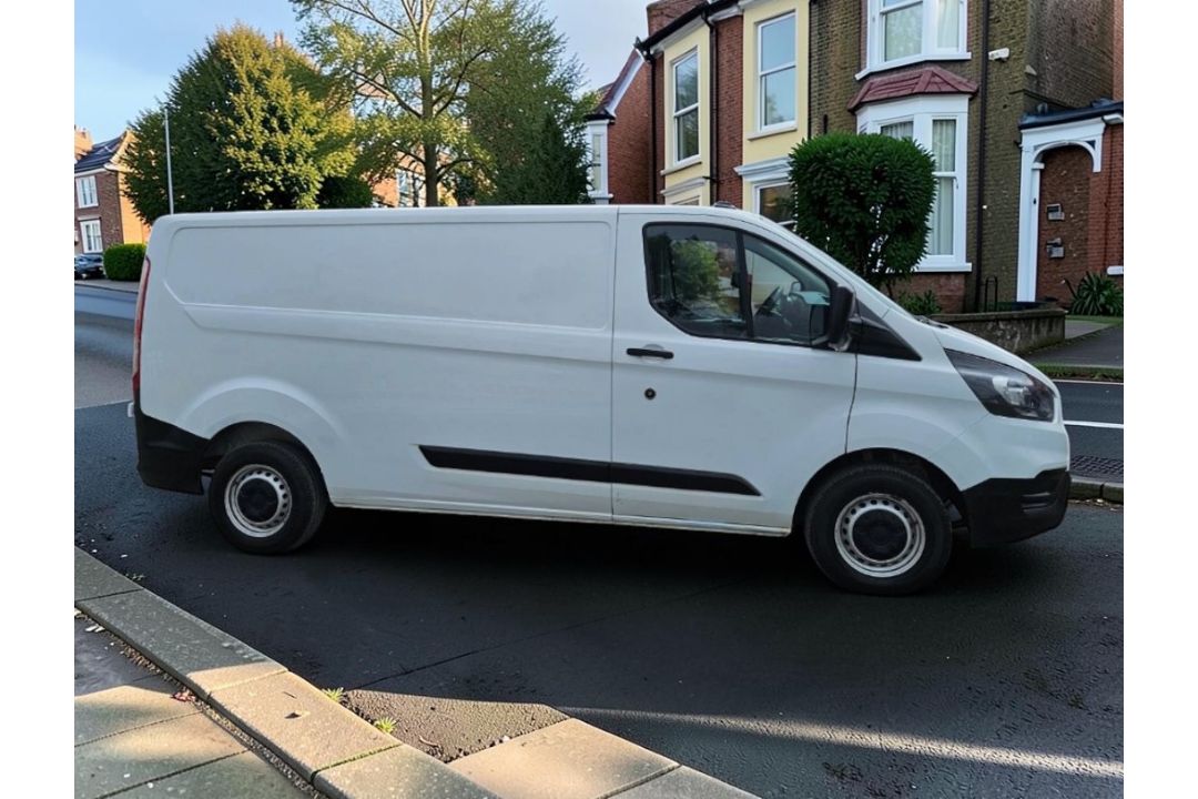 **(ONLY 73K MILEAGE)** 2021 FORD TRANSIT CUSTOM 300LEADER EBLUE L2H1 1996CC >>--NO VAT ON HAMMER--<< - Image 2 of 14